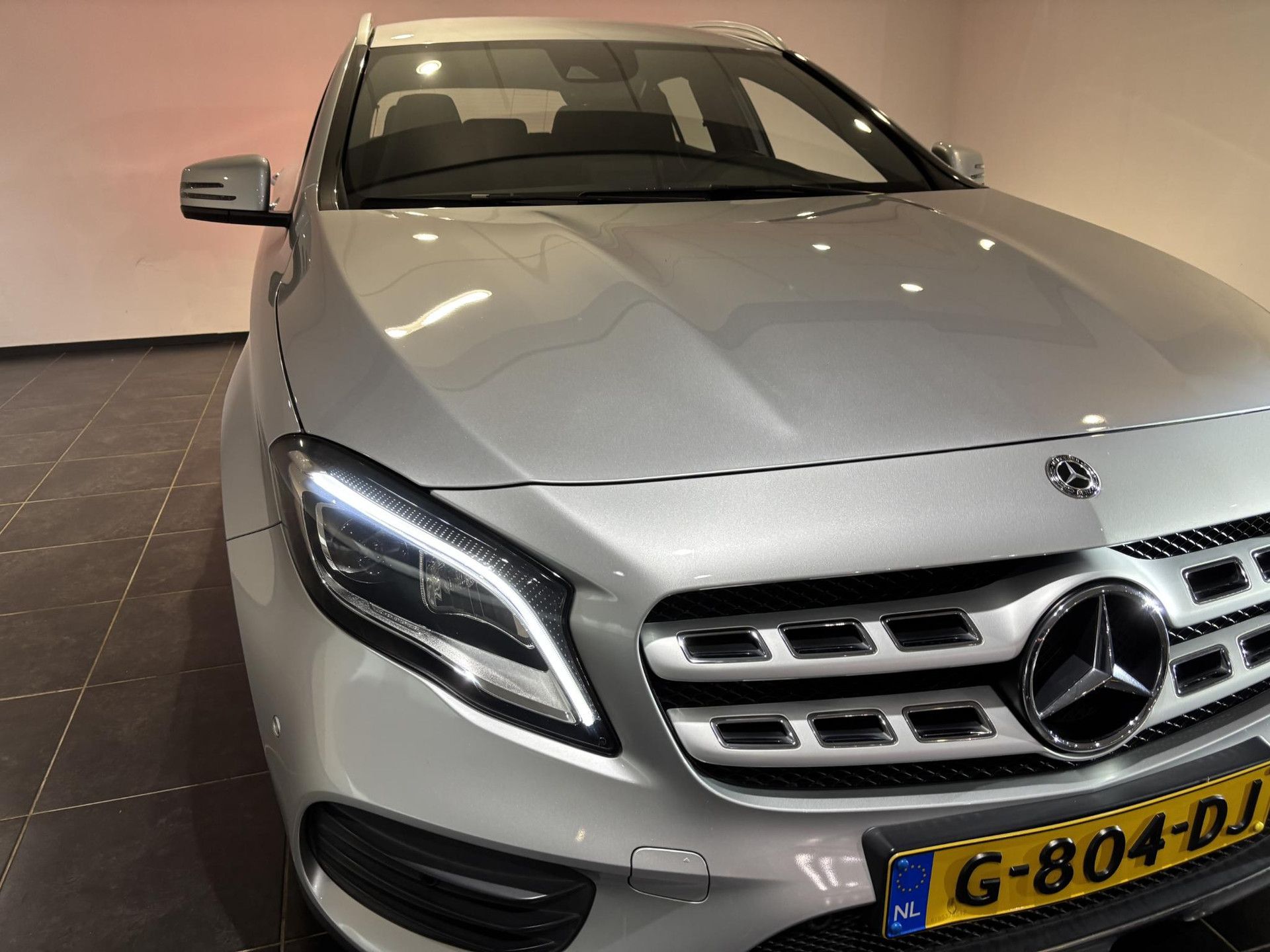 Mercedes-Benz GLA met kenteken G-804-DJ – dashboard