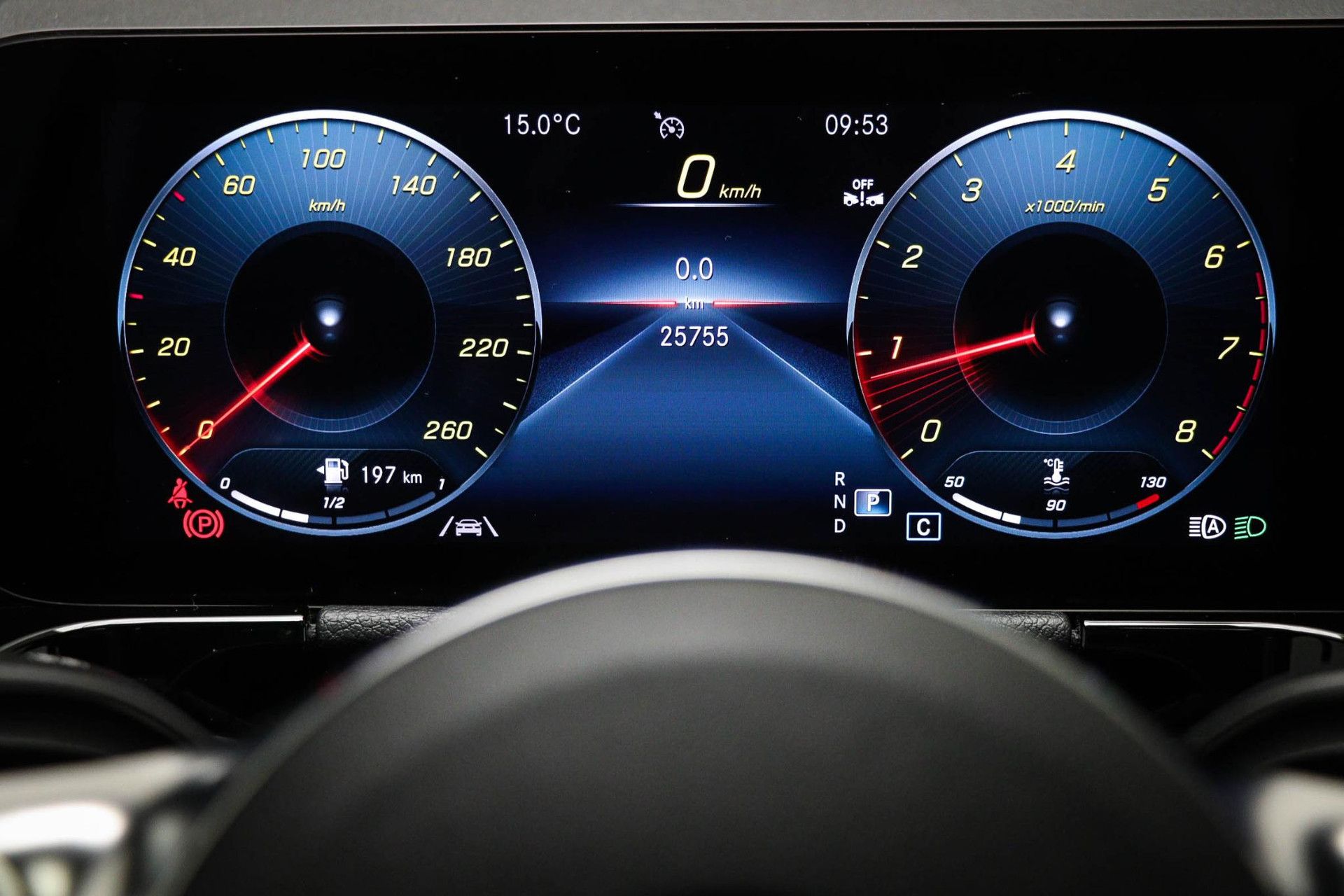 Mercedes-Benz GLA met kenteken GTN-25-F – dashboard