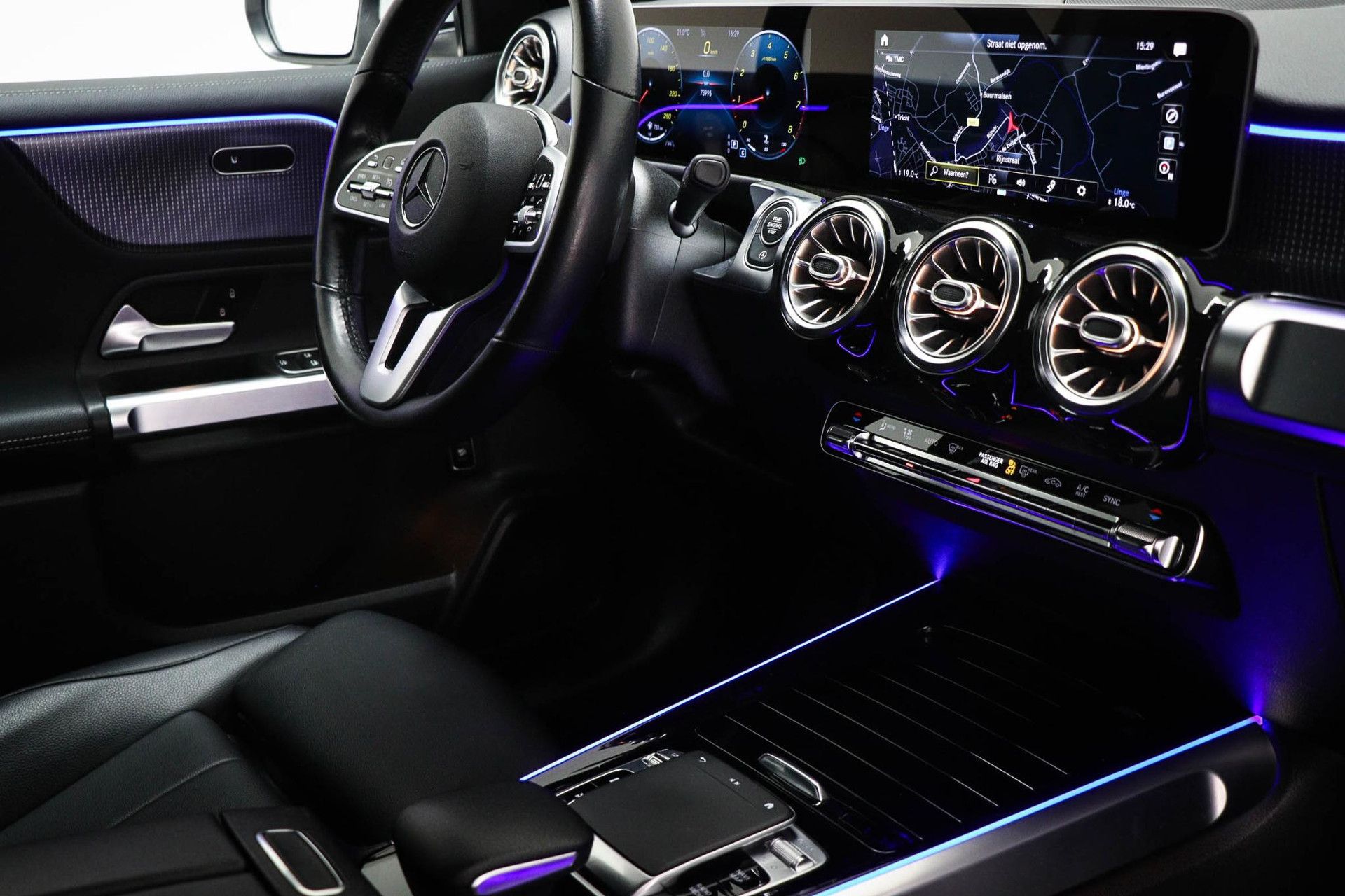 Mercedes-Benz GLB met kenteken L-344-NP – interieur