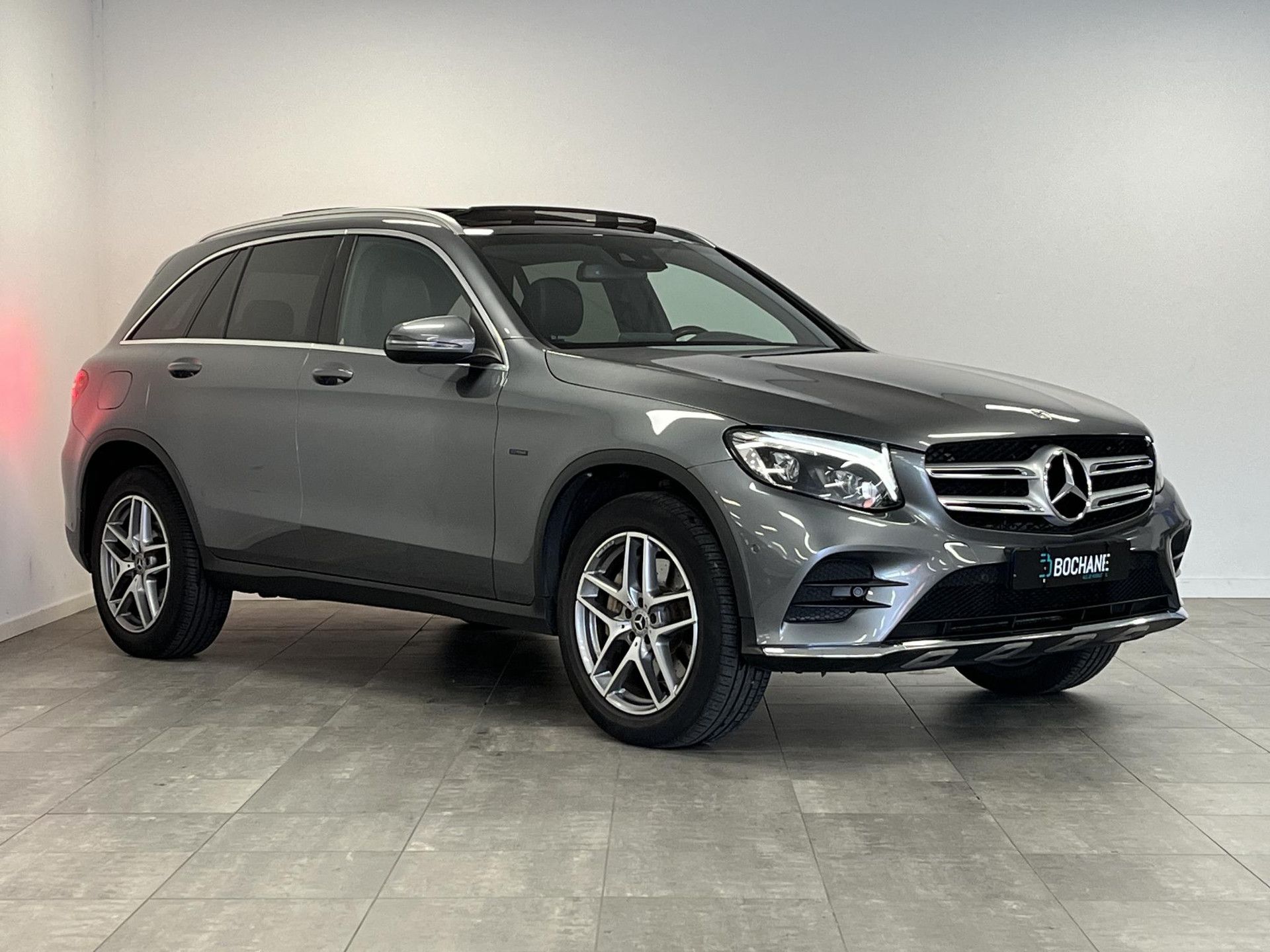 Mercedes-Benz GLC met kenteken XZ-631-F – detailfoto