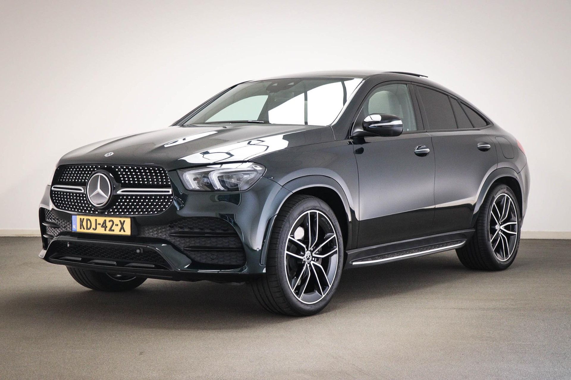 Mercedes-Benz GLE met kenteken KDJ-42-X – achteraanzicht