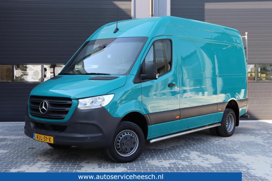 Mercedes-Benz Sprinter met kenteken VJL-31-X – vooraanzicht