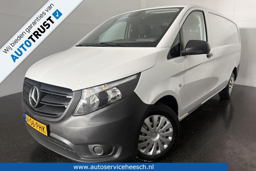 Mercedes-Benz Vito met kenteken V-06-PHK – vooraanzicht