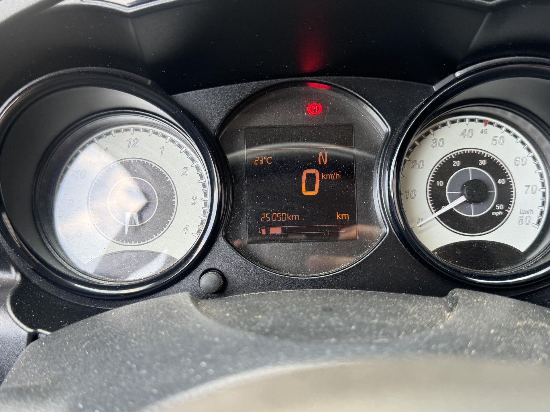 Microcar M.go met kenteken DVS-24-Z – dashboard