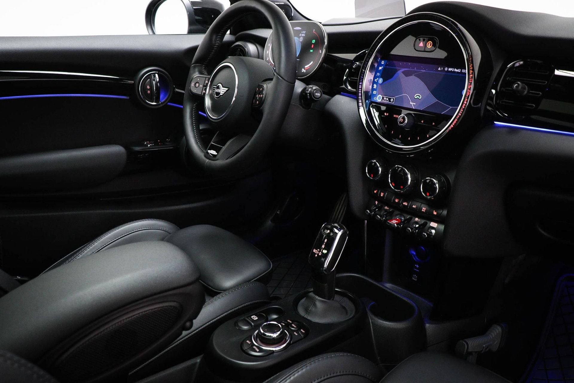 MINI 3-Deurs met kenteken Z-541-FT – interieur