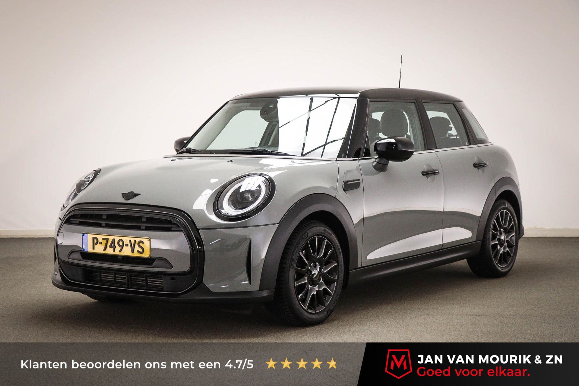 MINI 5-Deurs met kenteken P-749-VS – vooraanzicht