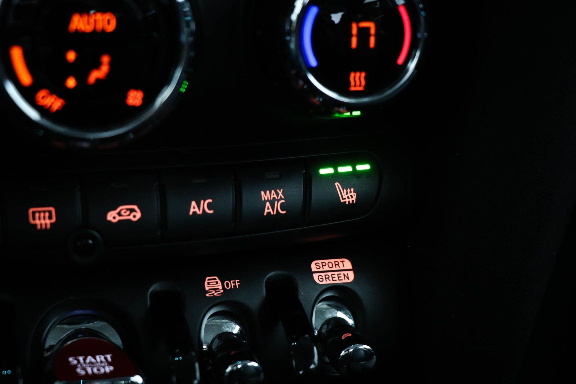 MINI 5-Deurs met kenteken P-749-VS – detailfoto