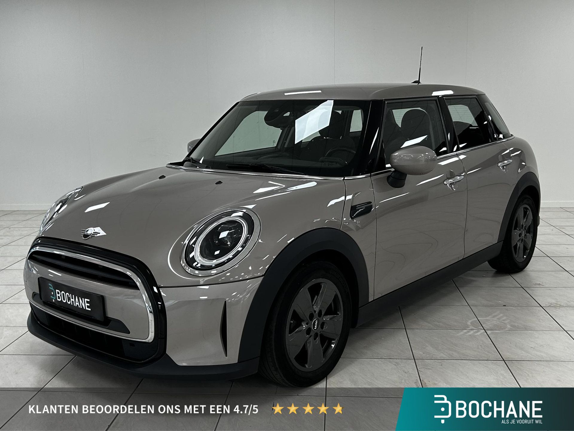 MINI 5-Deurs met kenteken P-864-XN – vooraanzicht