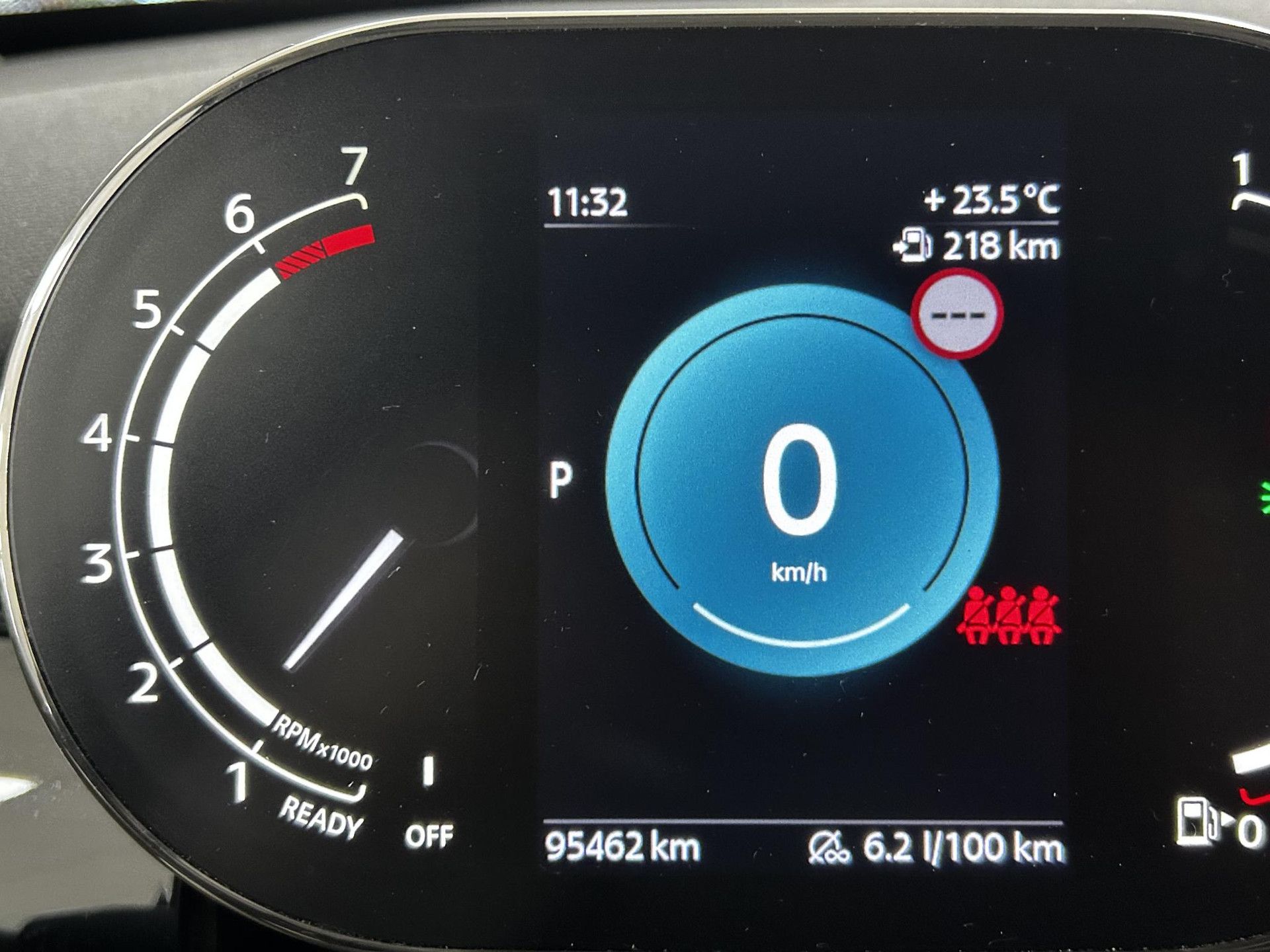 MINI 5-Deurs met kenteken P-864-XN – dashboard