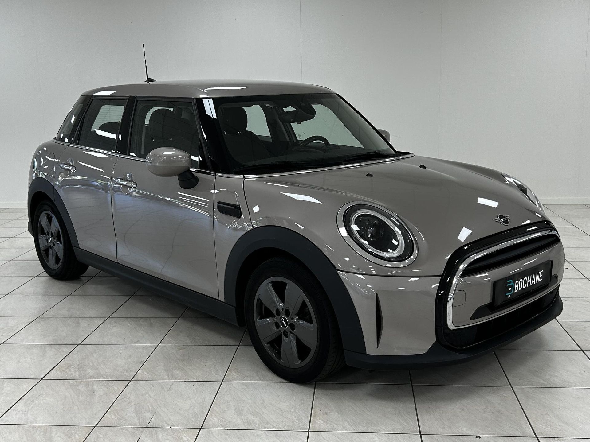 MINI 5-Deurs met kenteken P-864-XN – detailfoto