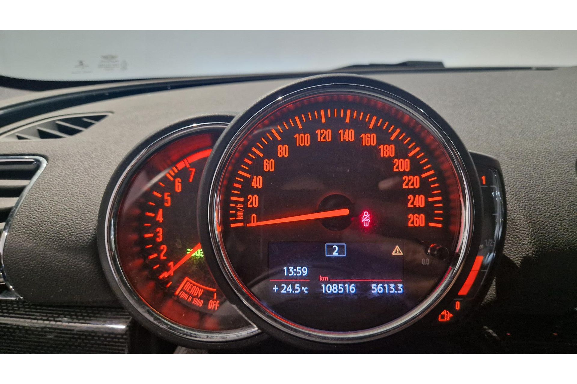 MINI Clubman met kenteken S-434-LT – dashboard