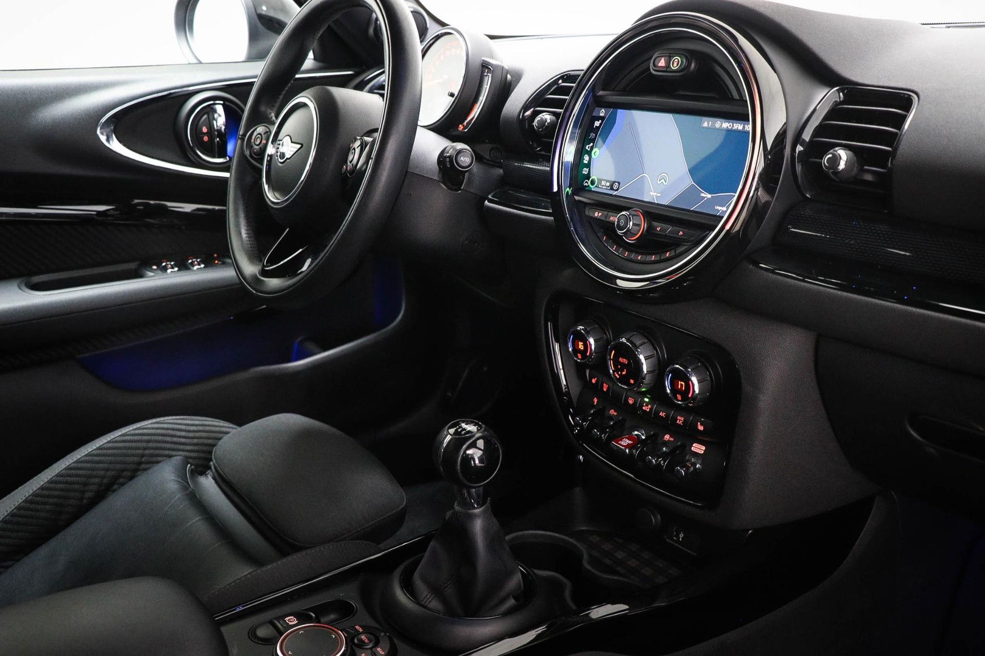 MINI Clubman met kenteken ZT-138-S – interieur