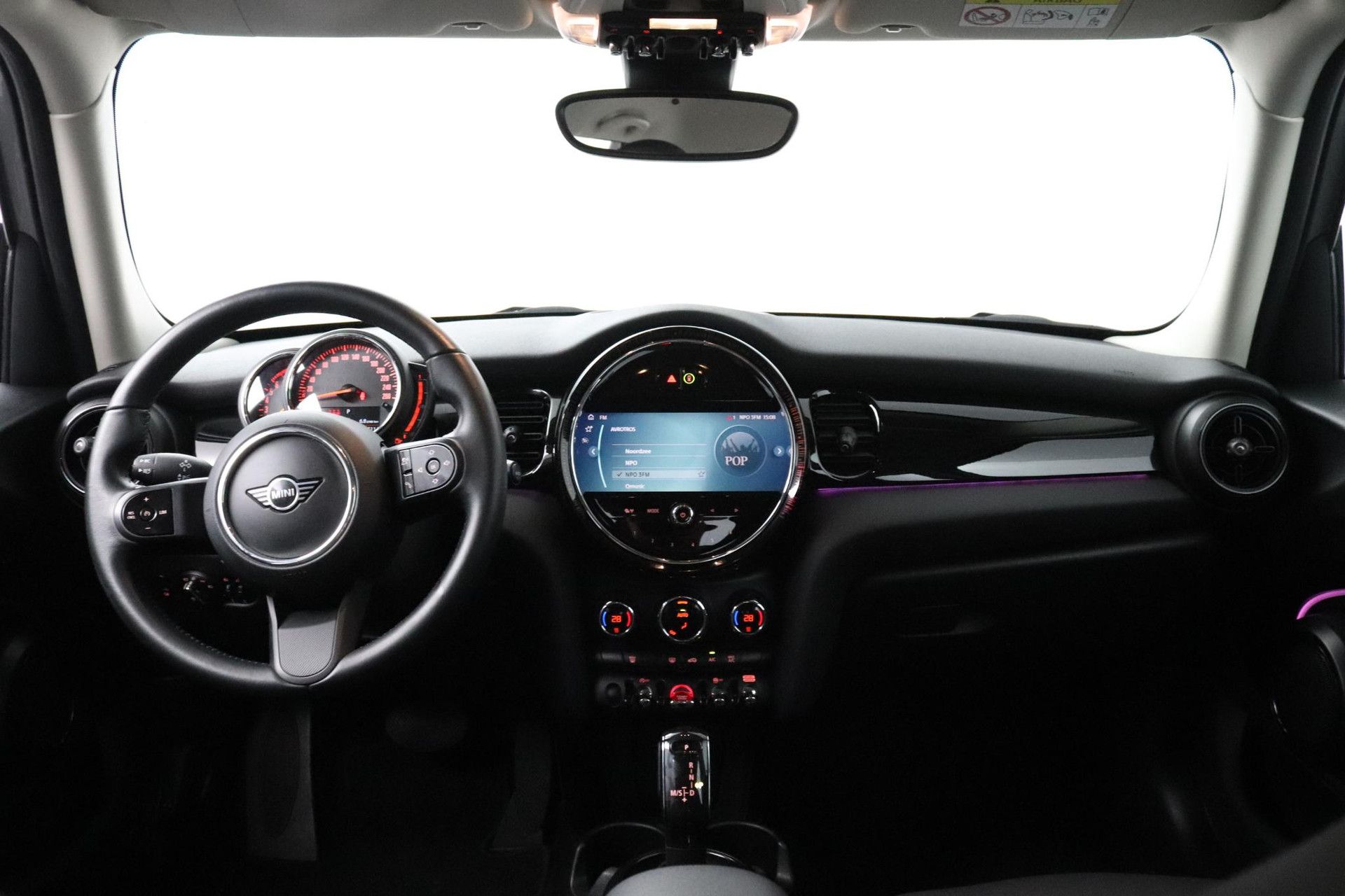 MINI Cooper met kenteken S-080-FR – interieur