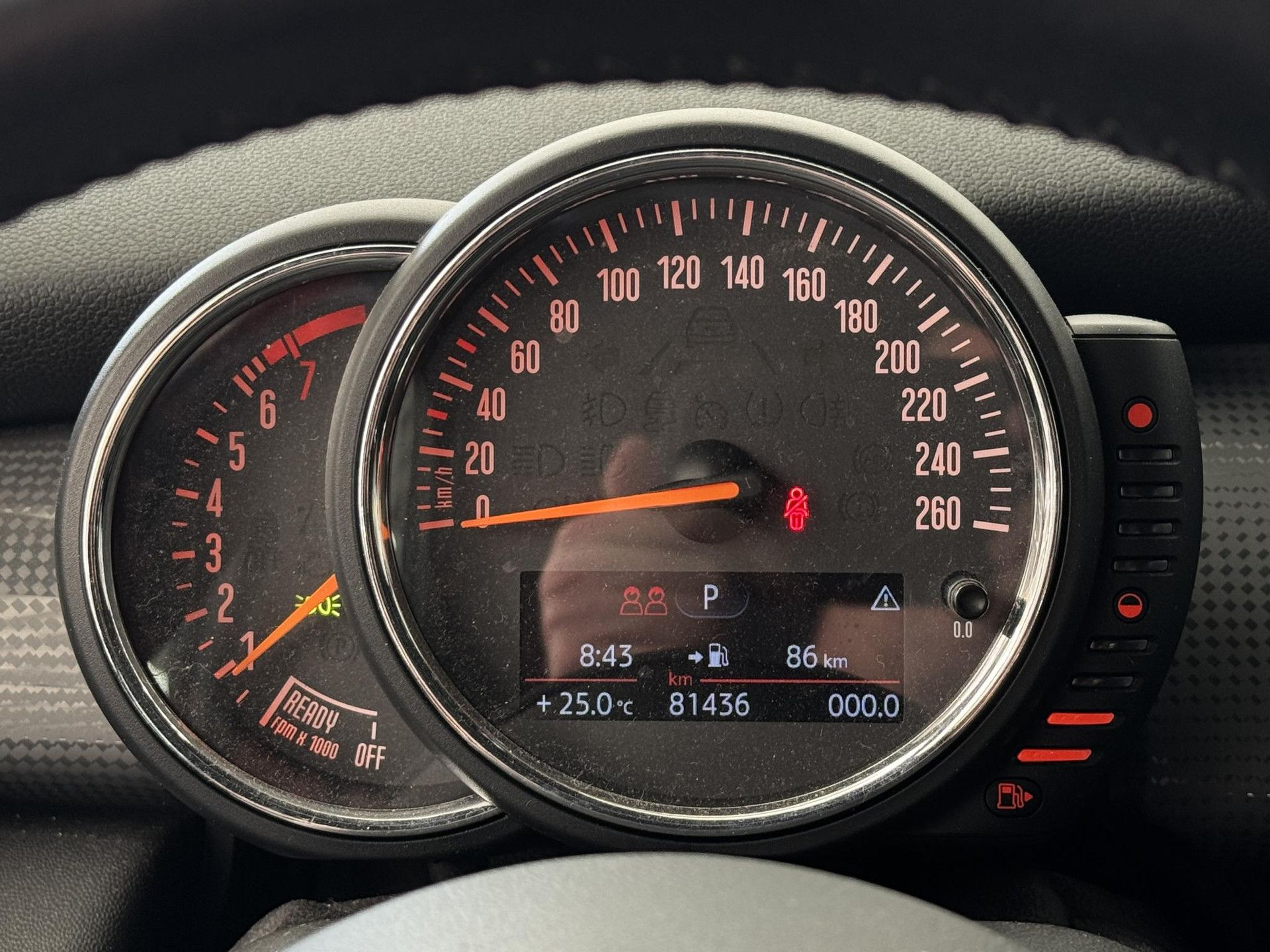 MINI CooperCabrio met kenteken PV-199-D – dashboard