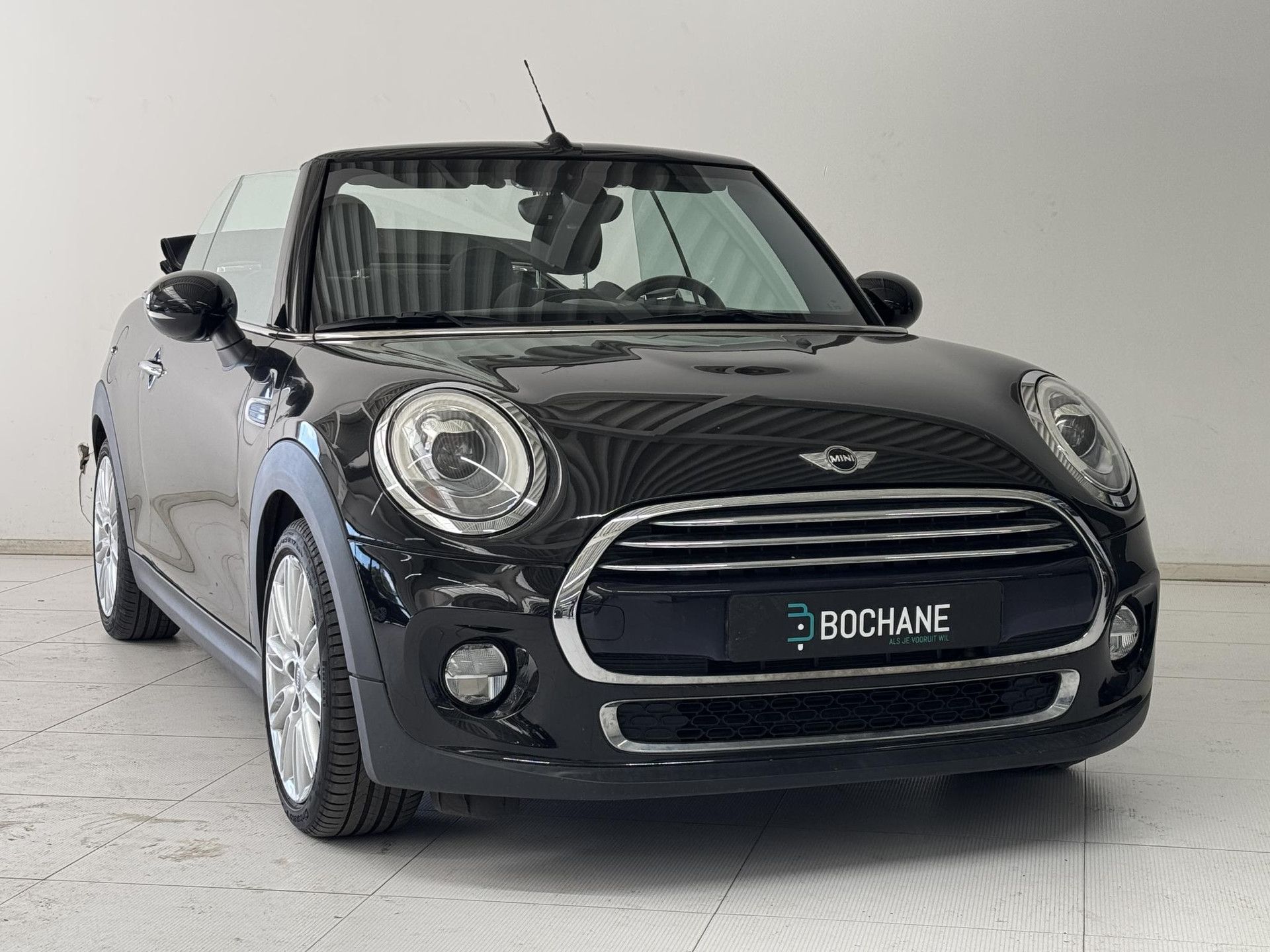 MINI CooperCabrio met kenteken PV-199-D – detailfoto
