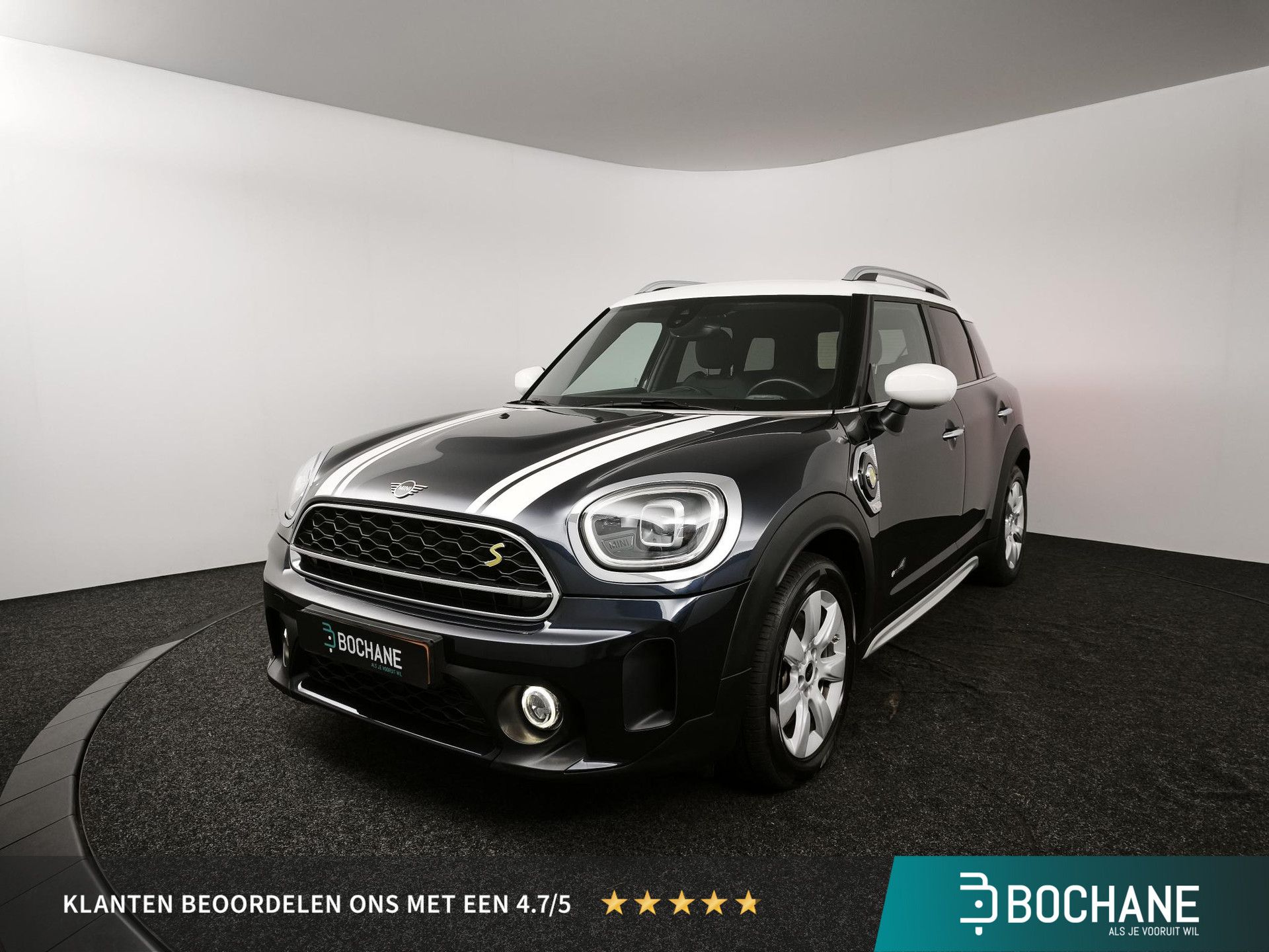 MINI Countryman met kenteken KBD-16-D – vooraanzicht