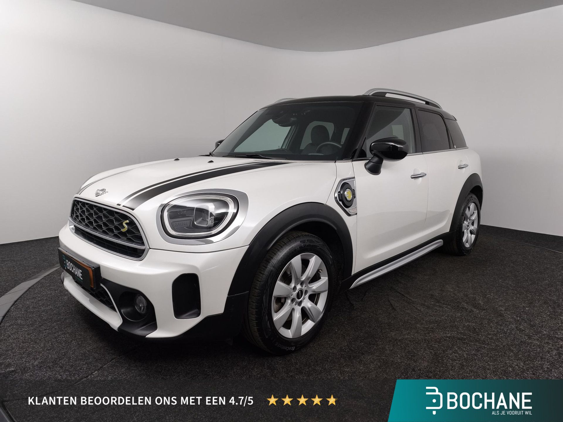 MINI Countryman met kenteken KBF-76-V – vooraanzicht
