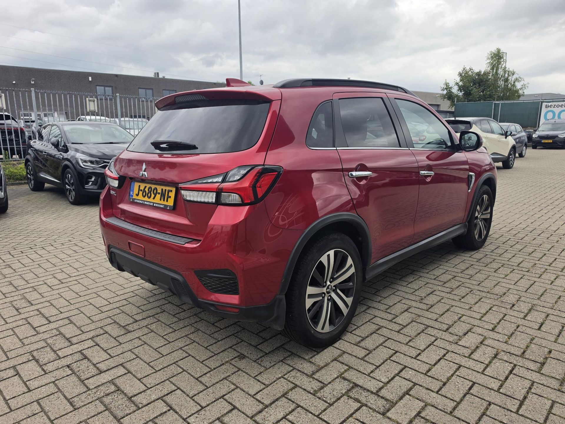 Mitsubishi ASX met kenteken J-689-NF – achteraanzicht