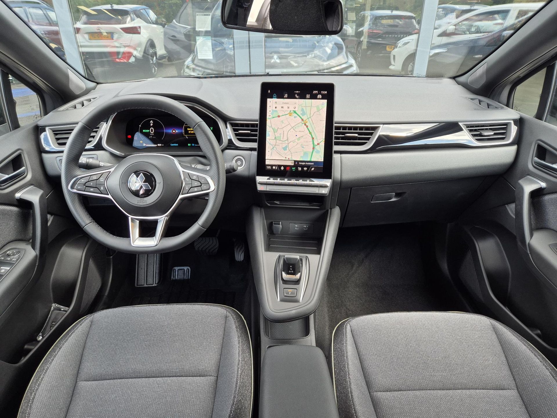 Mitsubishi ASX met kenteken JZZ-16-K – interieur