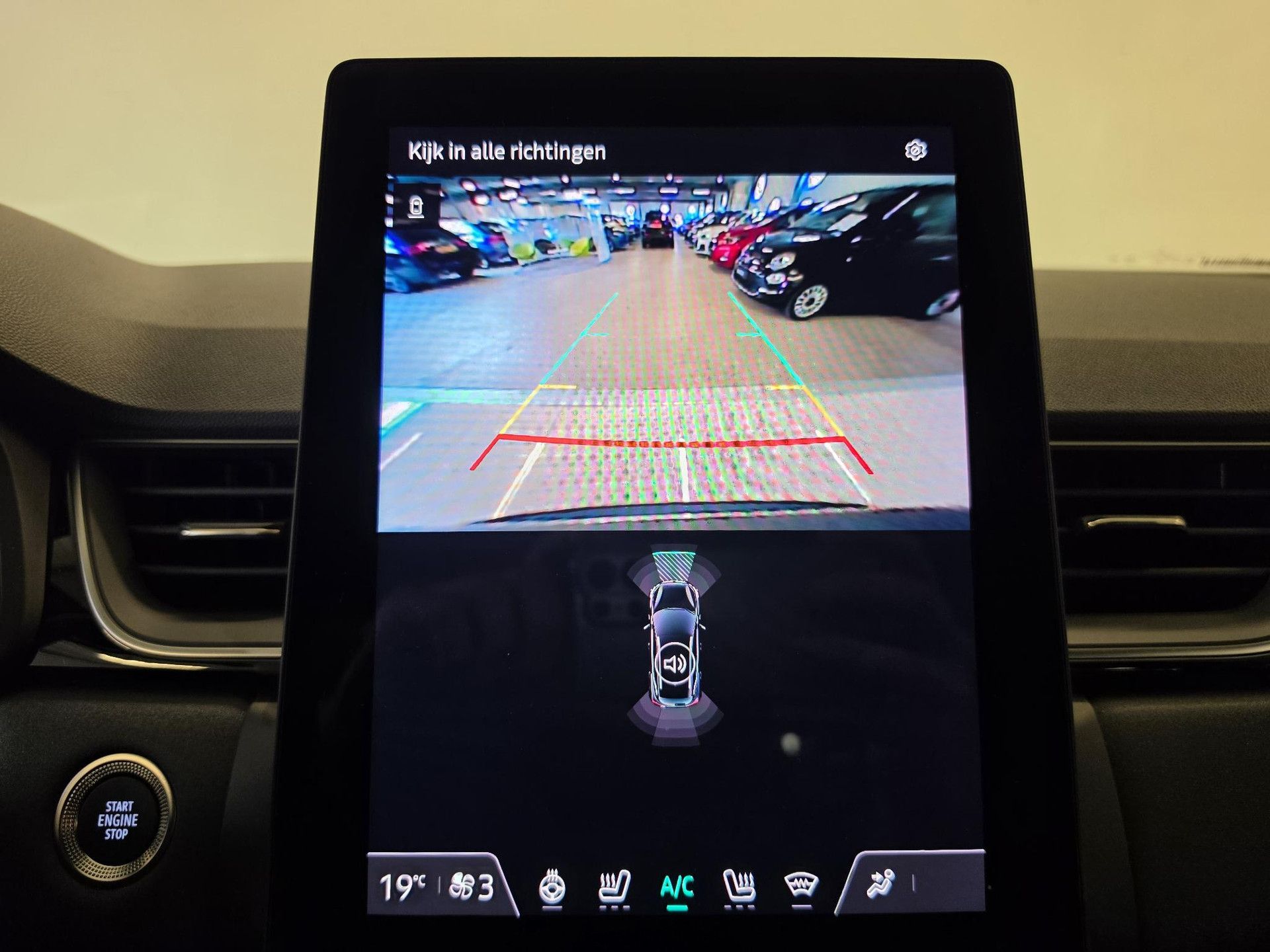 Mitsubishi ASX met kenteken KDV-82-R – interieur