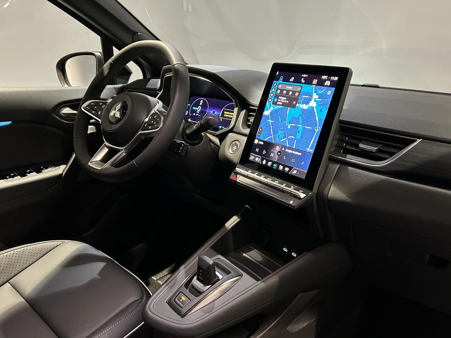Mitsubishi ASX met kenteken KFB-45-R – interieur