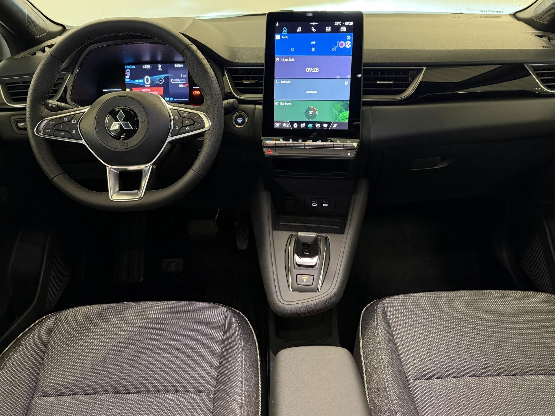 Mitsubishi ASX met kenteken KNV-32-R – interieur