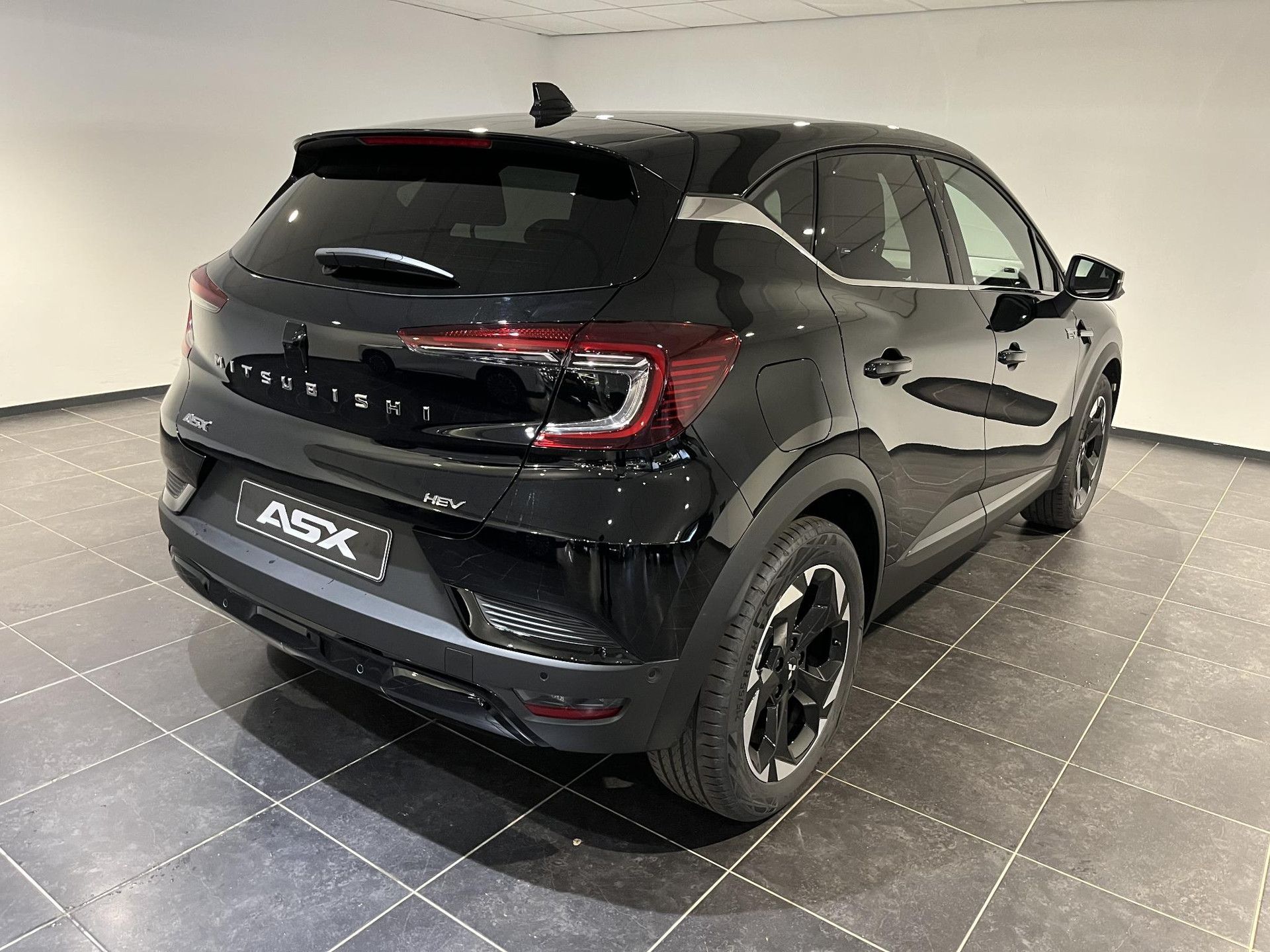 Mitsubishi ASX met kenteken KNV-36-R – achteraanzicht