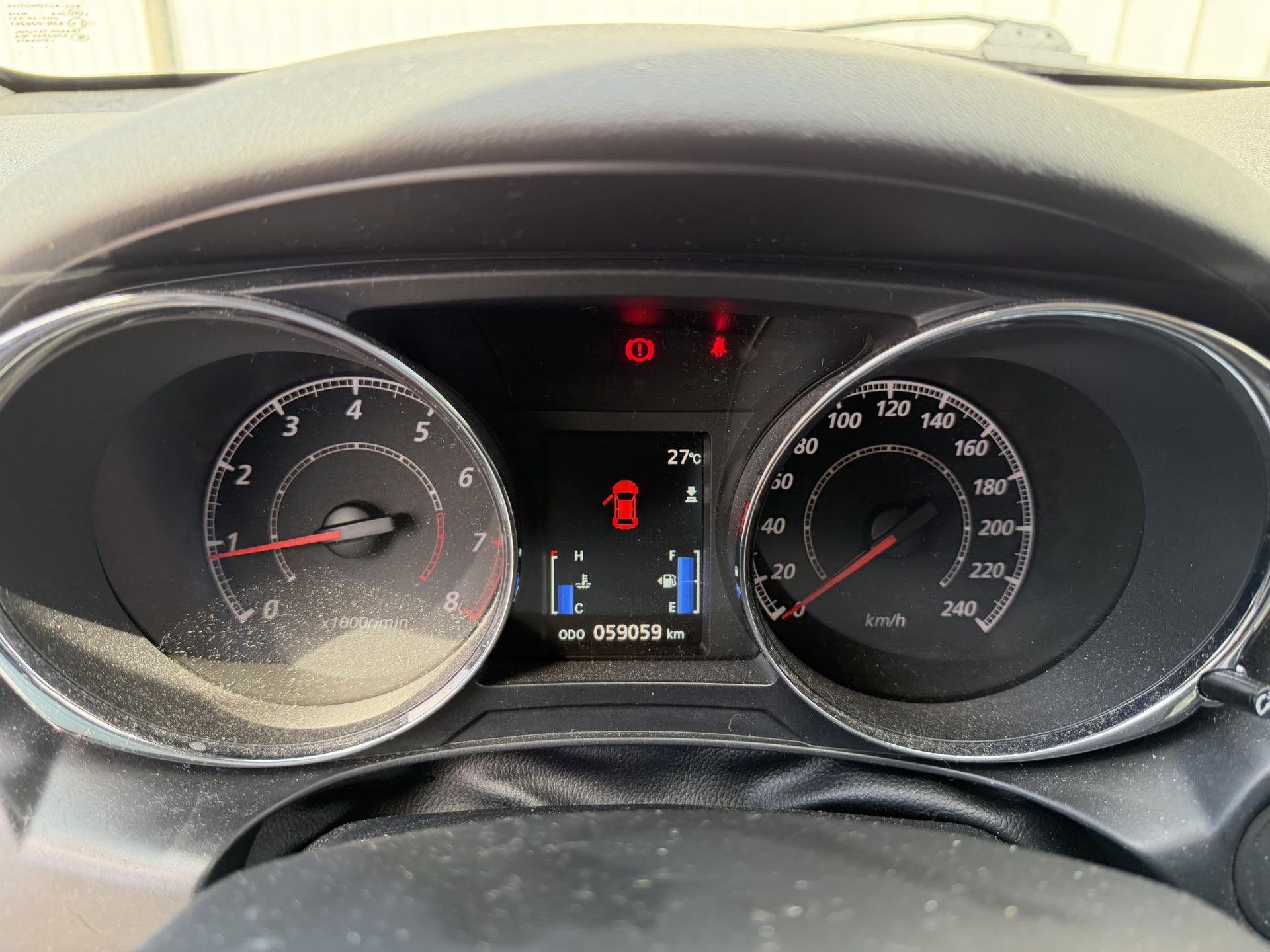 Mitsubishi ASX met kenteken ND-352-D – dashboard