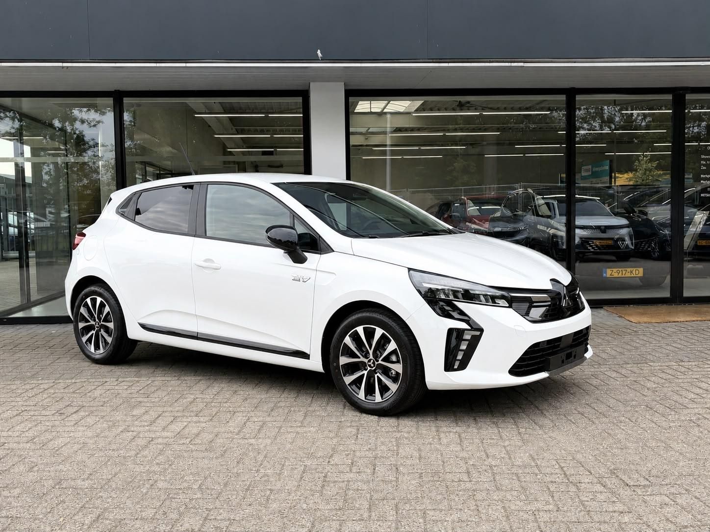 Mitsubishi Colt met kenteken KKF-80-V – achteraanzicht