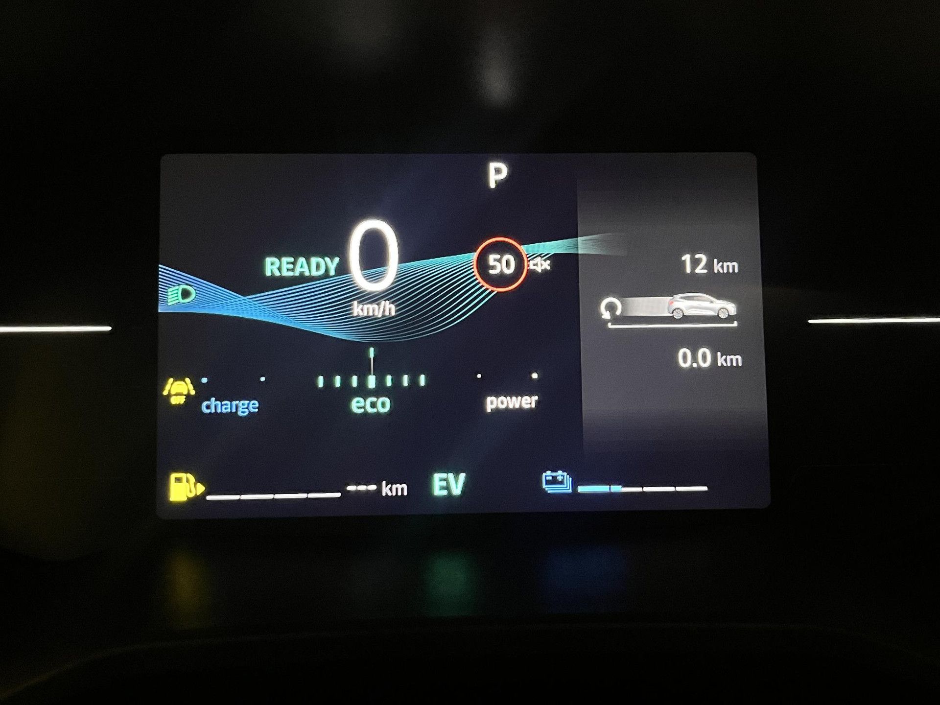 Mitsubishi Colt met kenteken KKF-81-V – dashboard