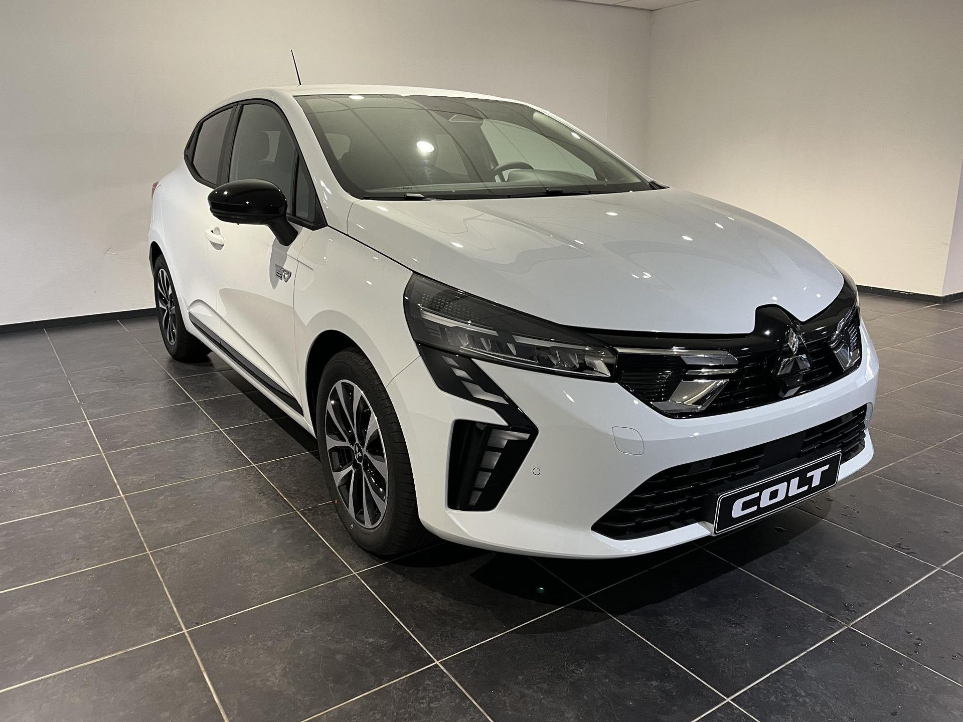 Mitsubishi Colt met kenteken KKF-84-V – detailfoto