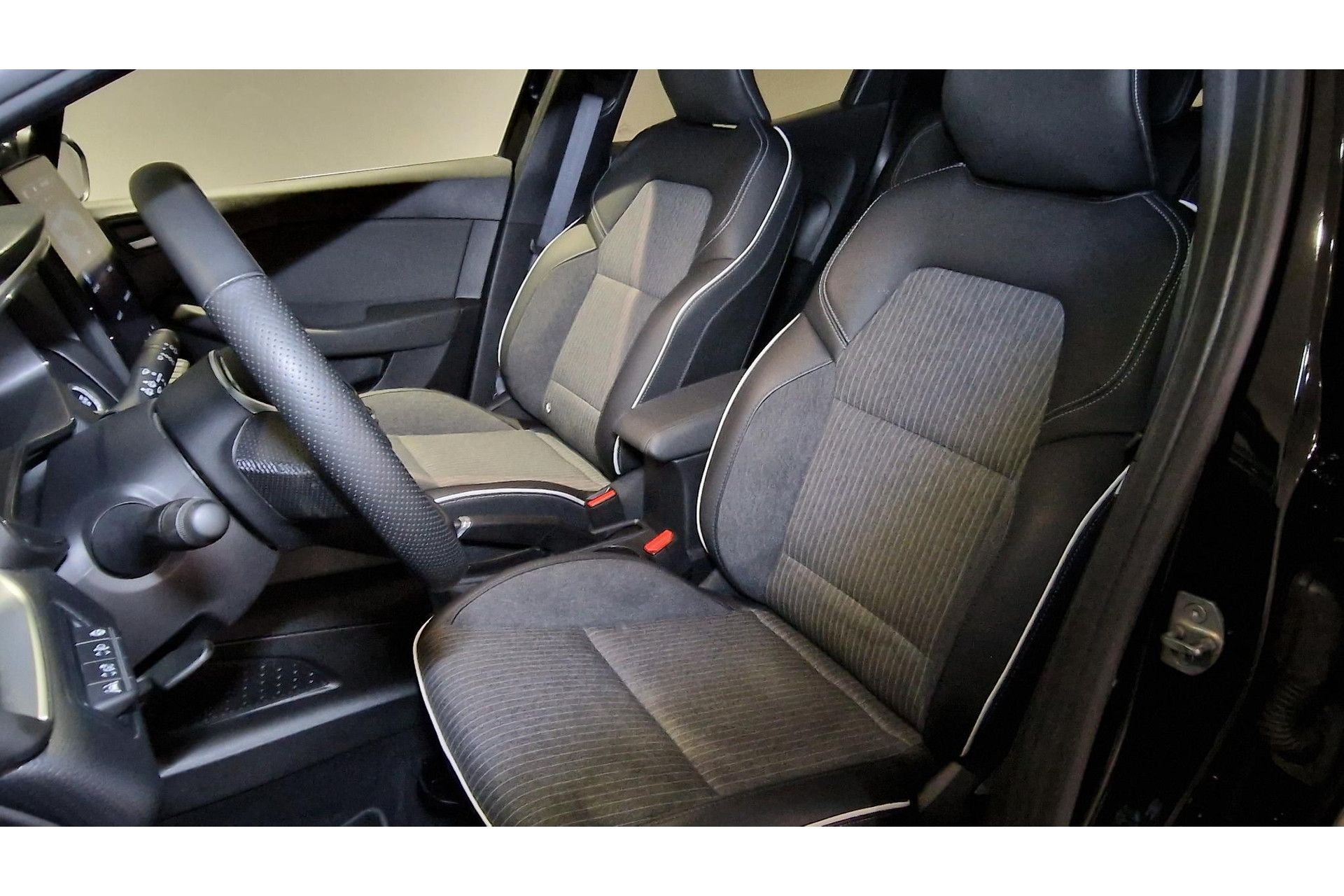 Mitsubishi Colt met kenteken Z-487-BX – detailfoto