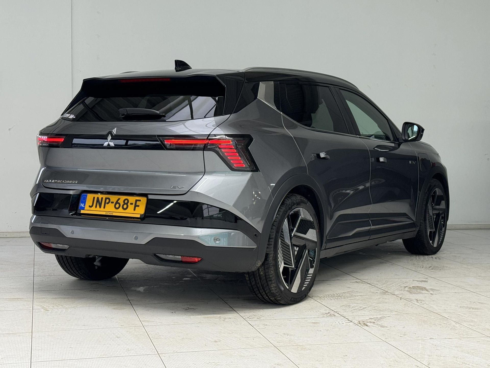 Mitsubishi EclipseCross met kenteken JNP-68-F – achteraanzicht