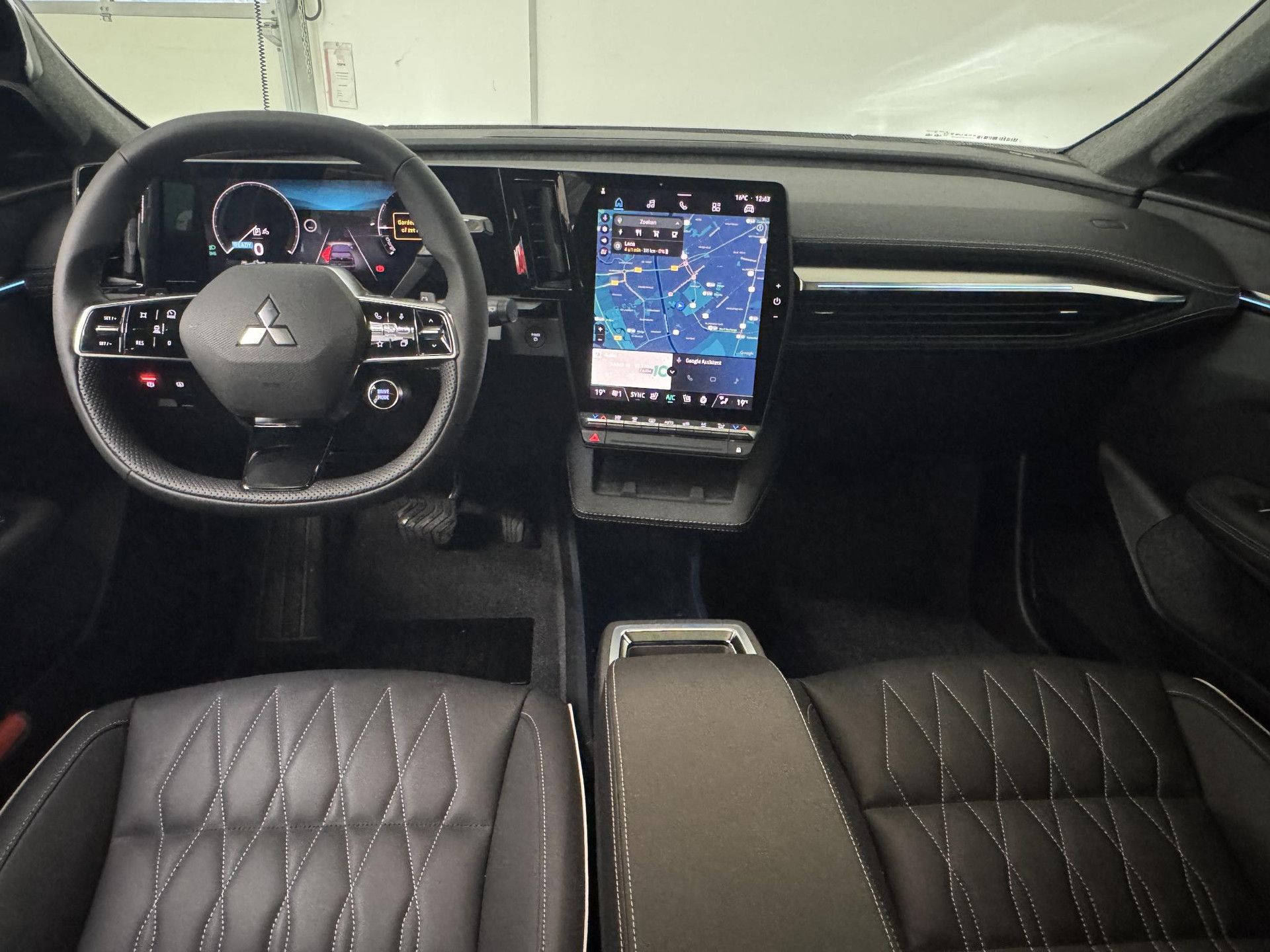Mitsubishi EclipseCross met kenteken JNP-68-F – interieur