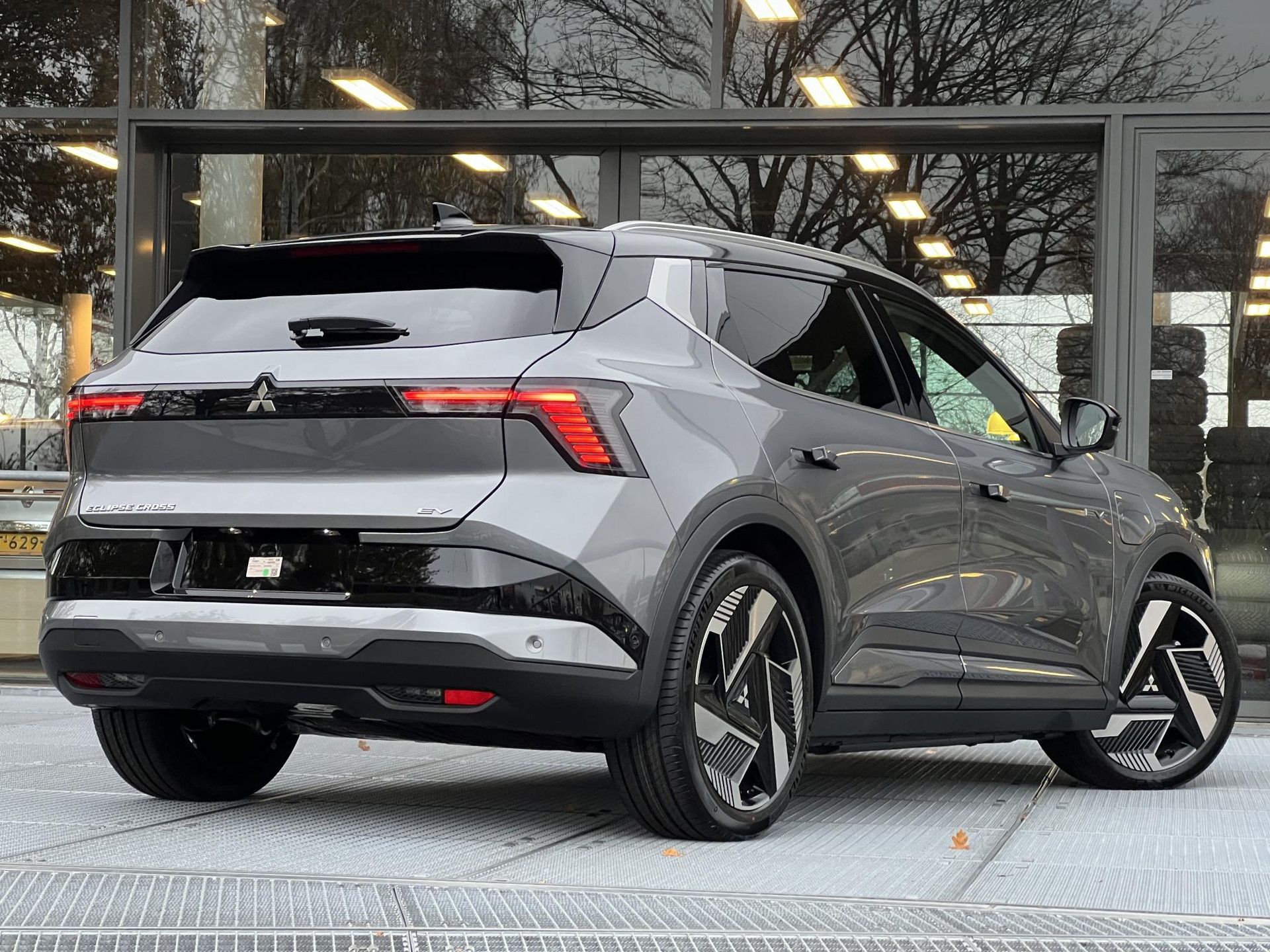 Mitsubishi EclipseCross met kenteken JNP-69-F – achteraanzicht