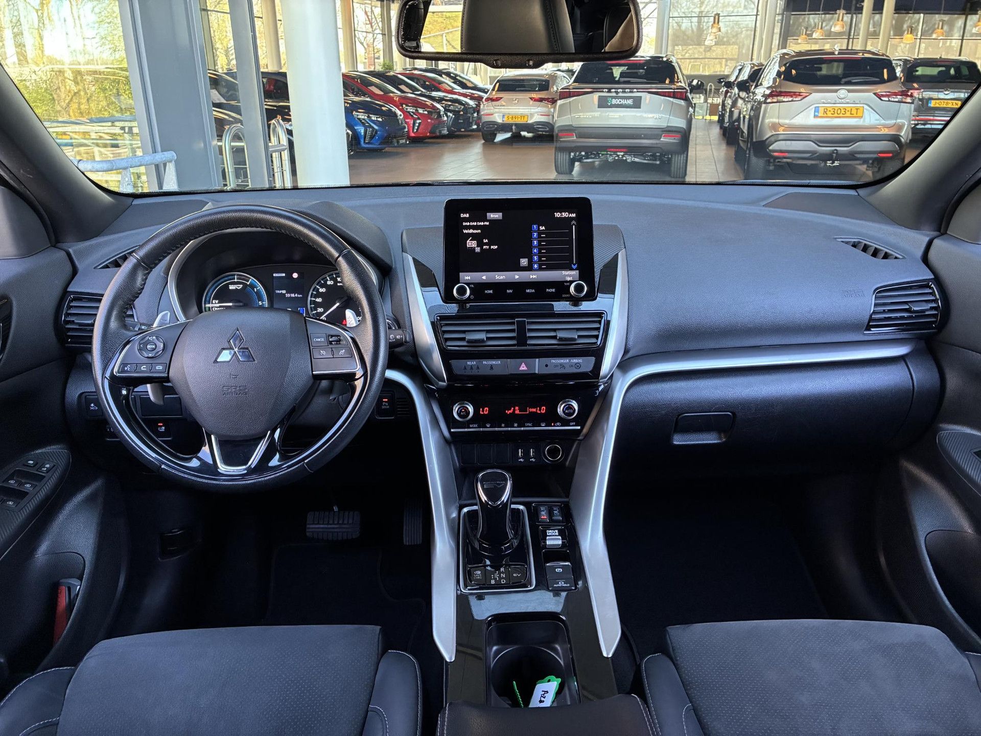 Mitsubishi EclipseCross met kenteken R-468-PJ – interieur
