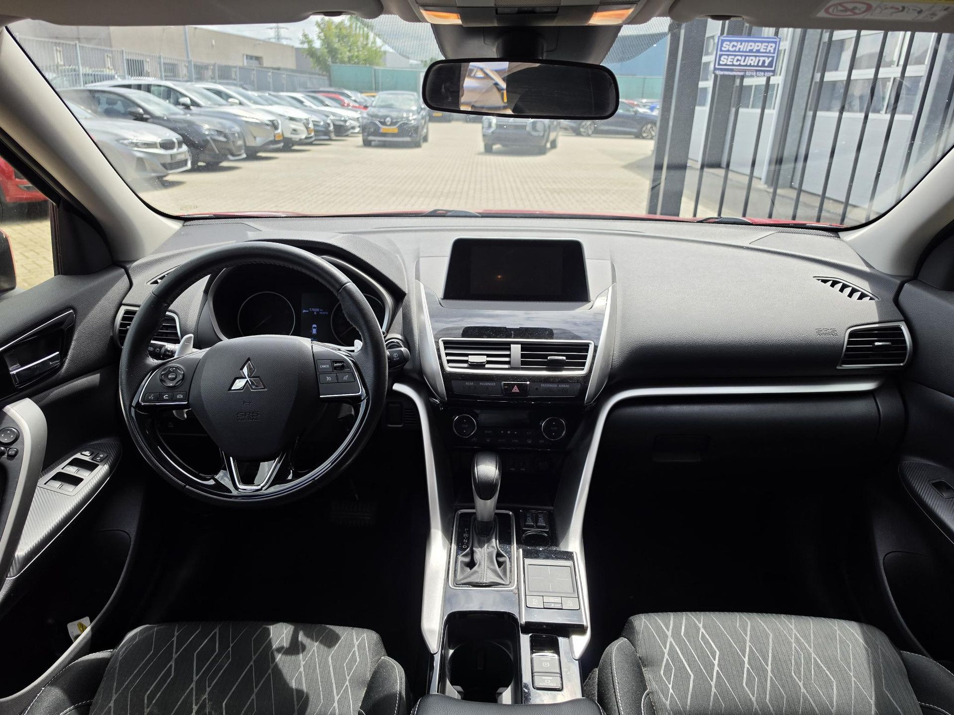 Mitsubishi EclipseCross met kenteken TF-722-J – interieur