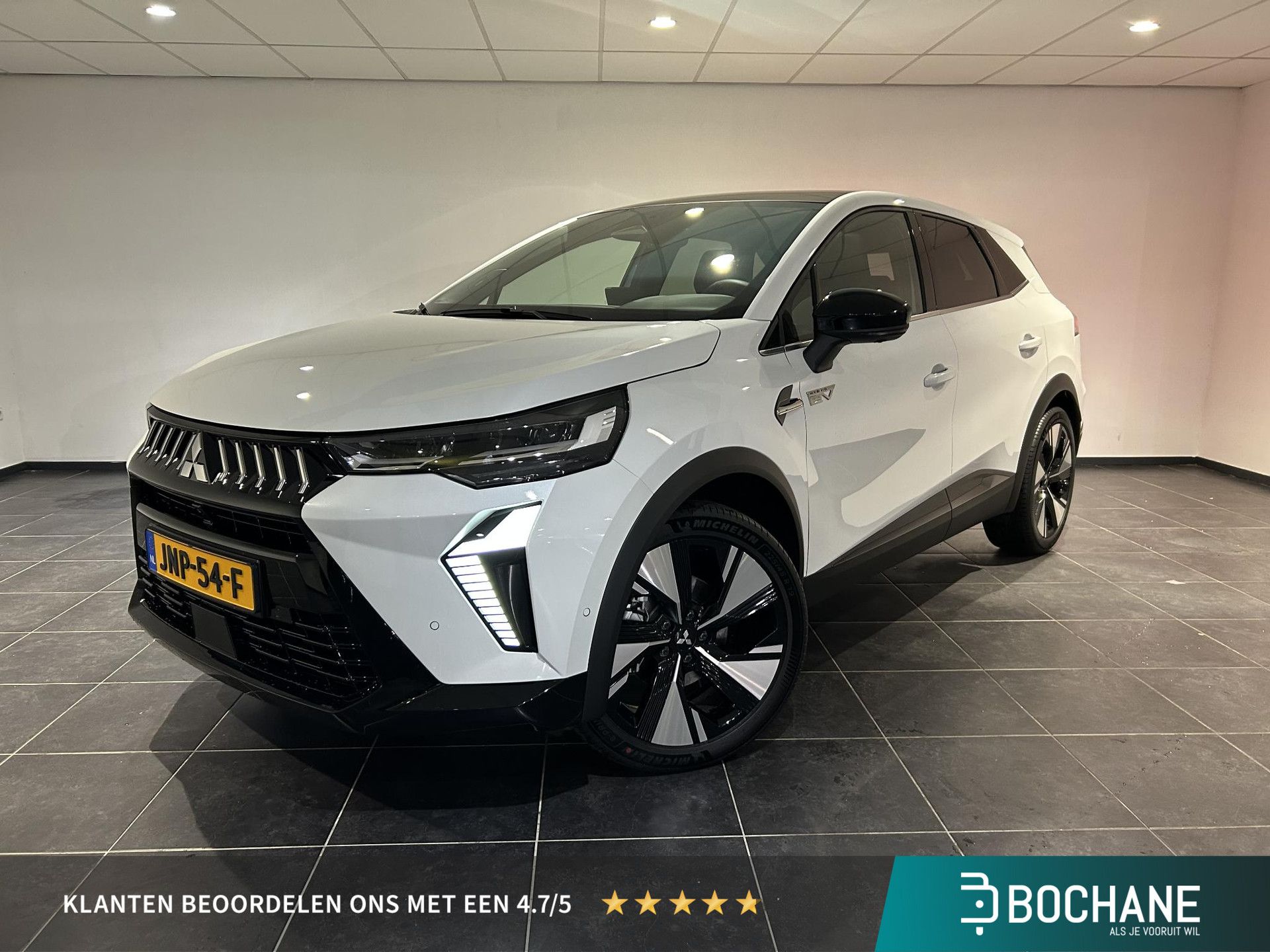 Mitsubishi Grandis met kenteken JNP-54-F – vooraanzicht