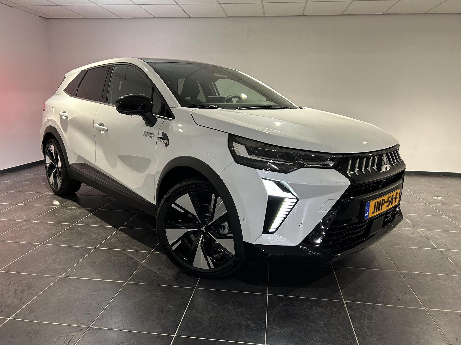Mitsubishi Grandis met kenteken JNP-54-F – detailfoto