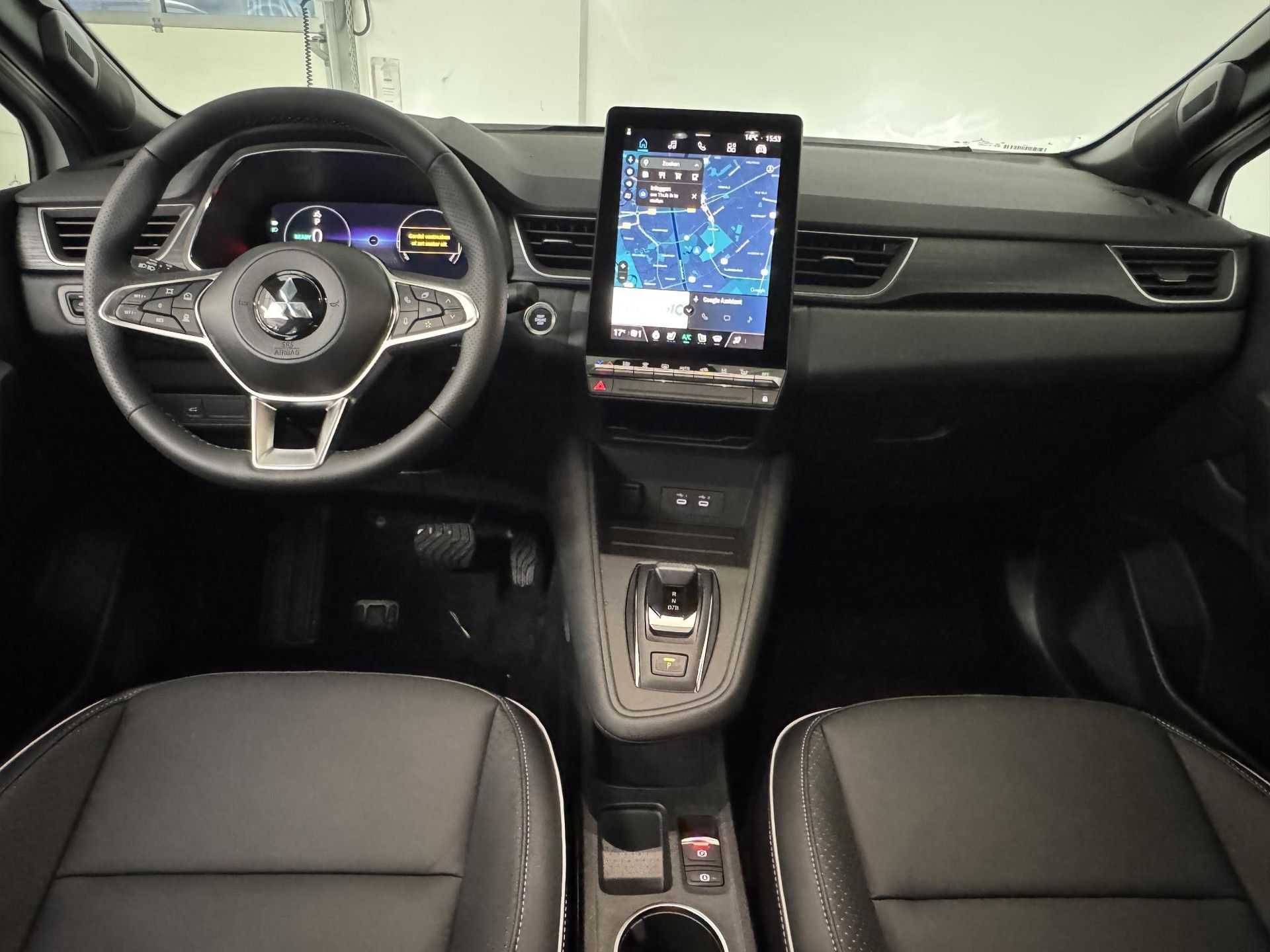 Mitsubishi Grandis met kenteken JNP-59-F – interieur