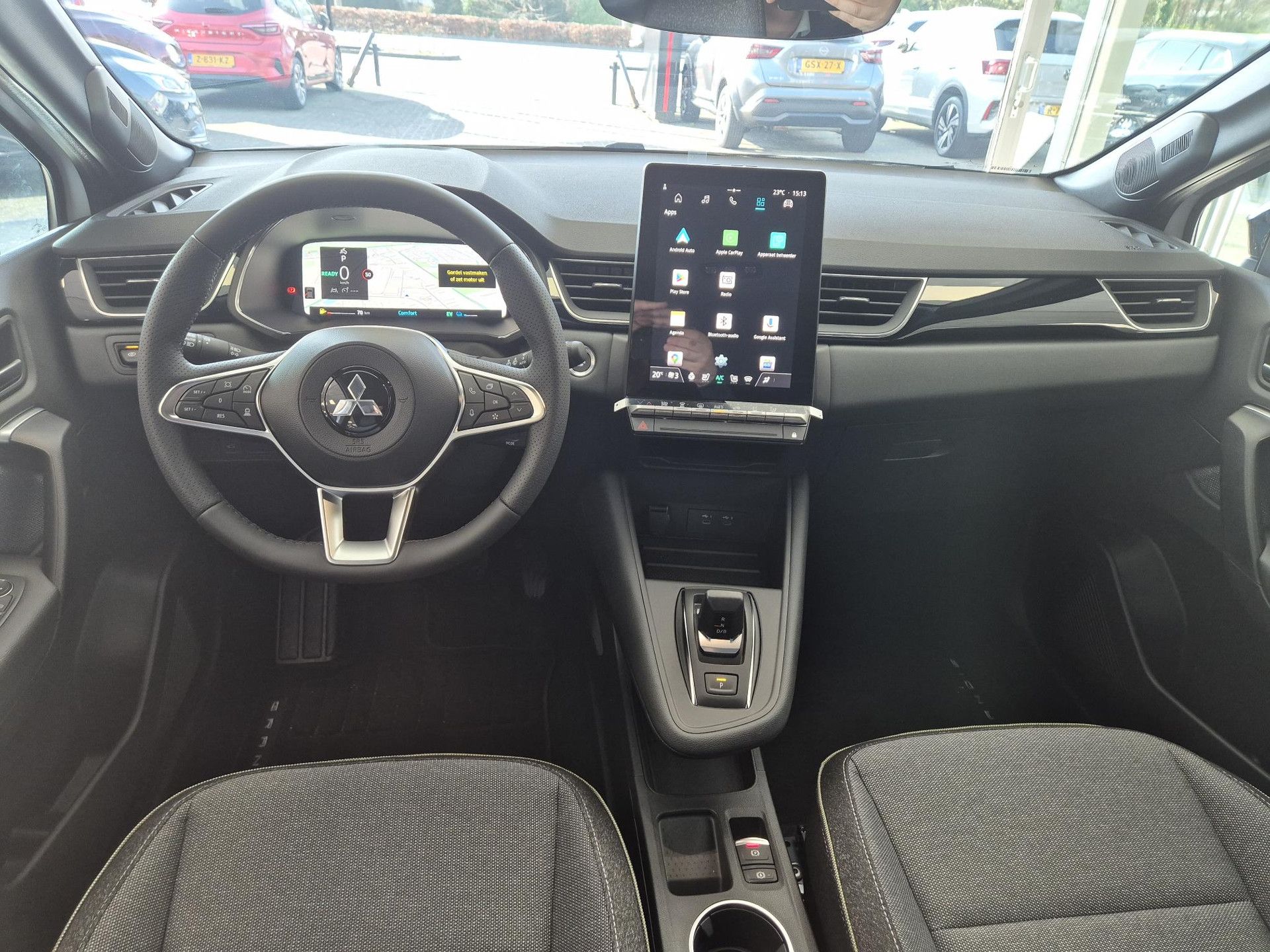 Mitsubishi Grandis met kenteken KDV-01-S – interieur