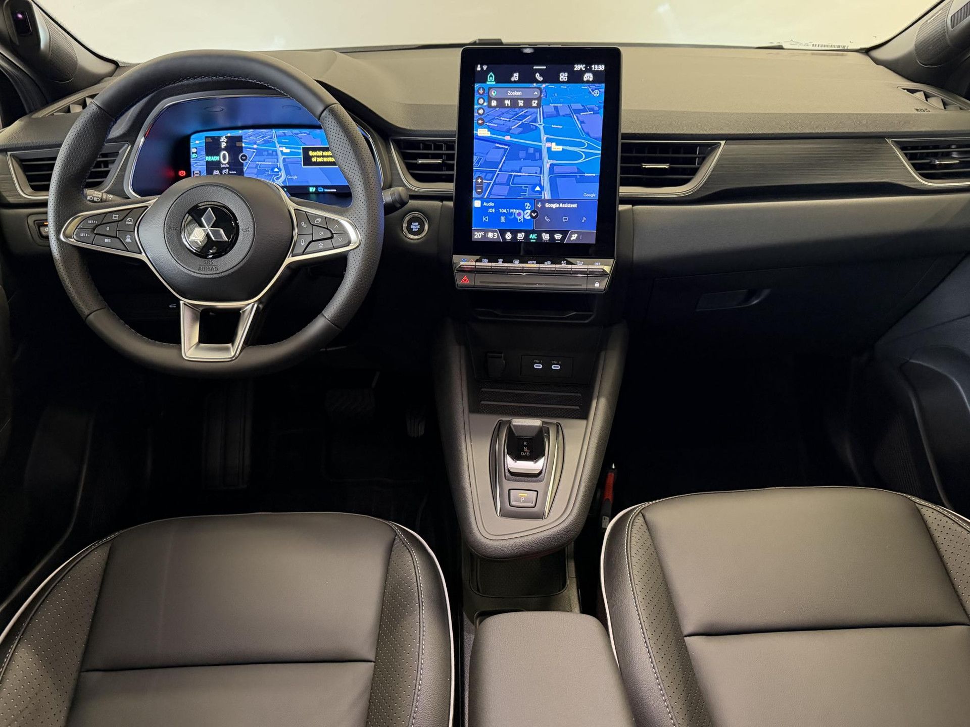 Mitsubishi Grandis met kenteken KNV-45-R – interieur