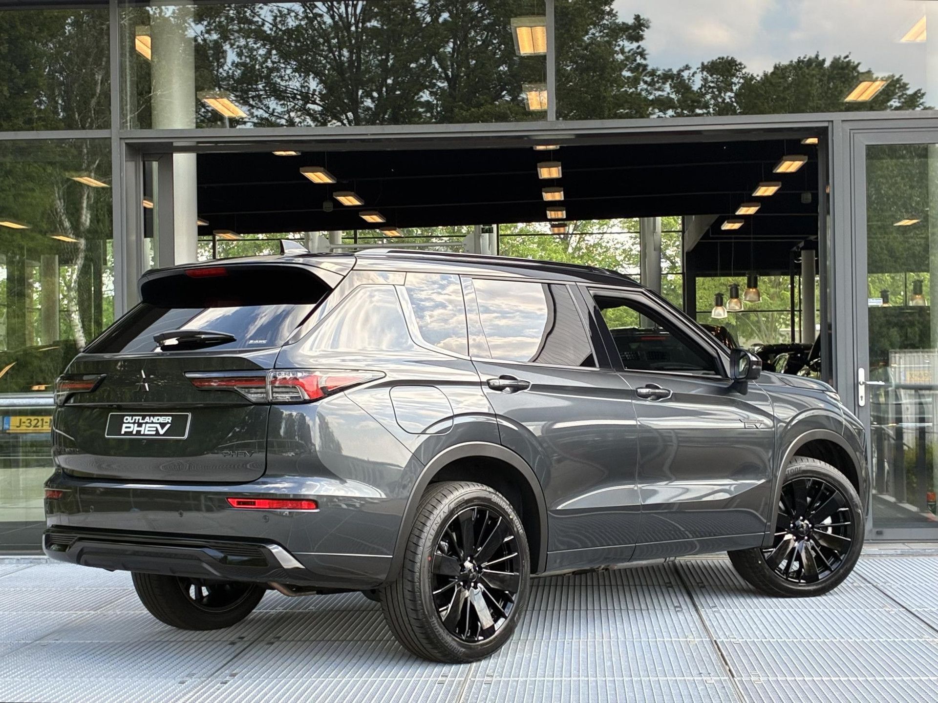 Mitsubishi Outlander – achteraanzicht
