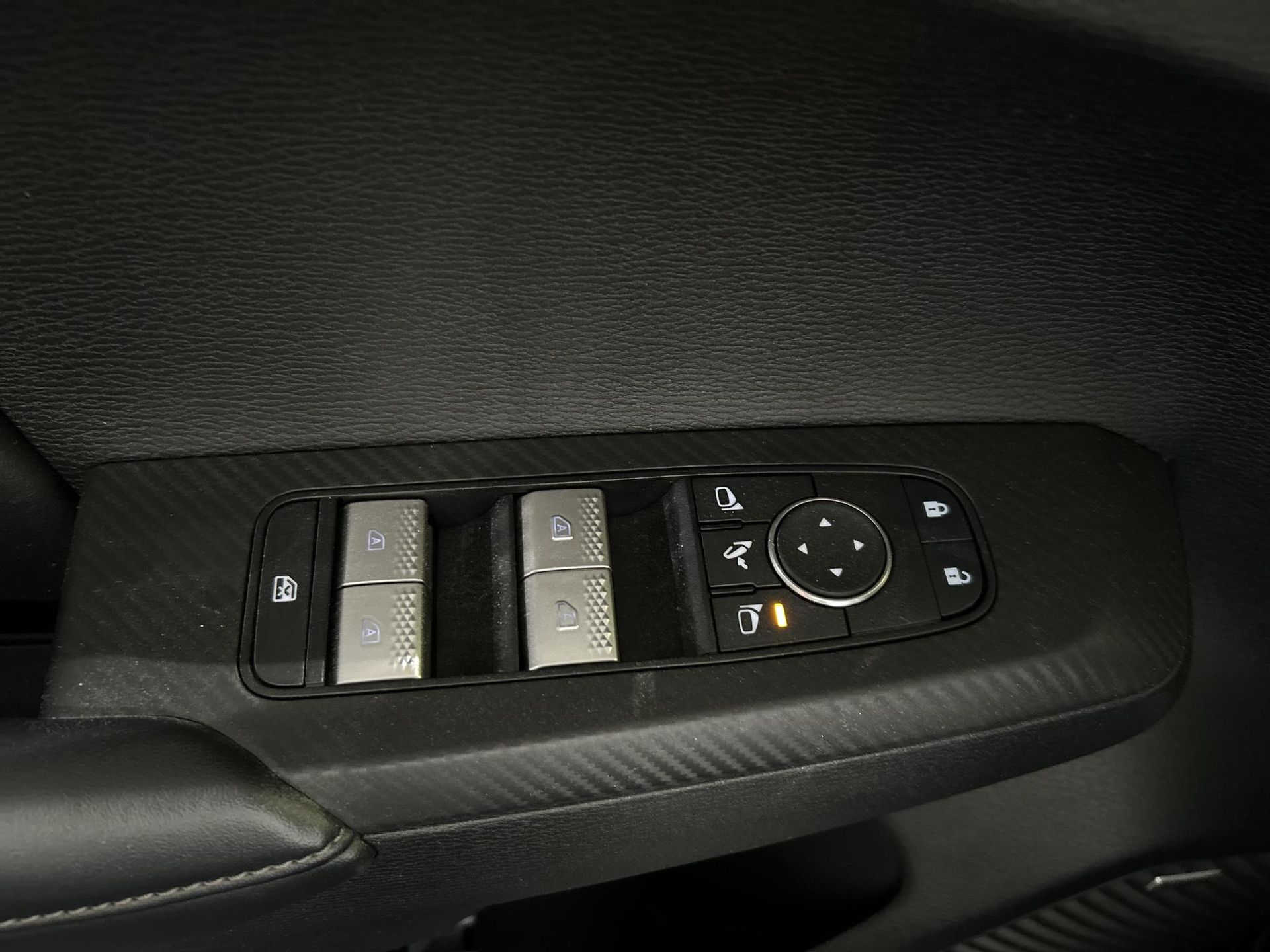 Mitsubishi Outlander met kenteken HHD-23-D – vooraanzicht