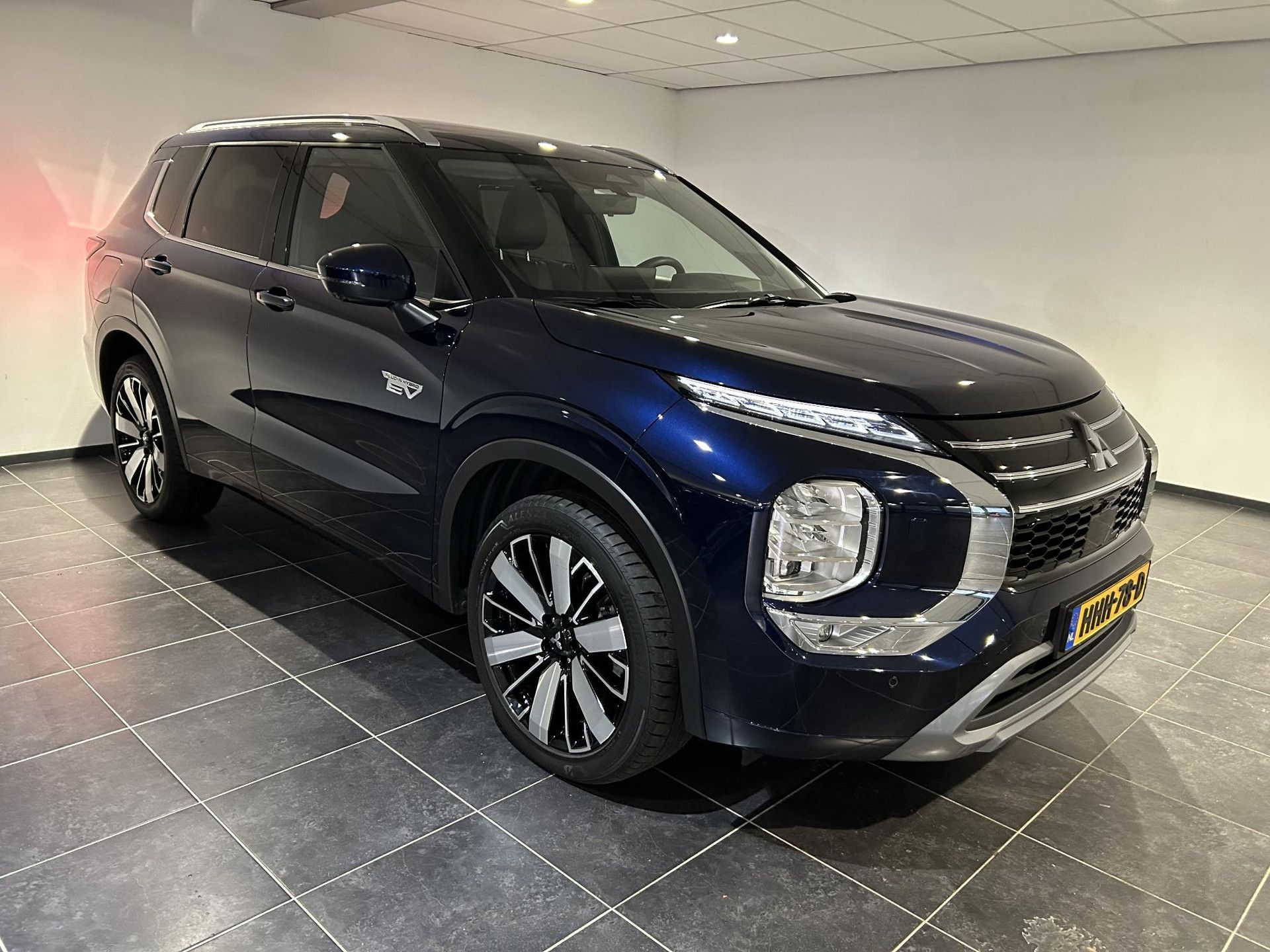 Mitsubishi Outlander met kenteken HHH-78-D – detailfoto