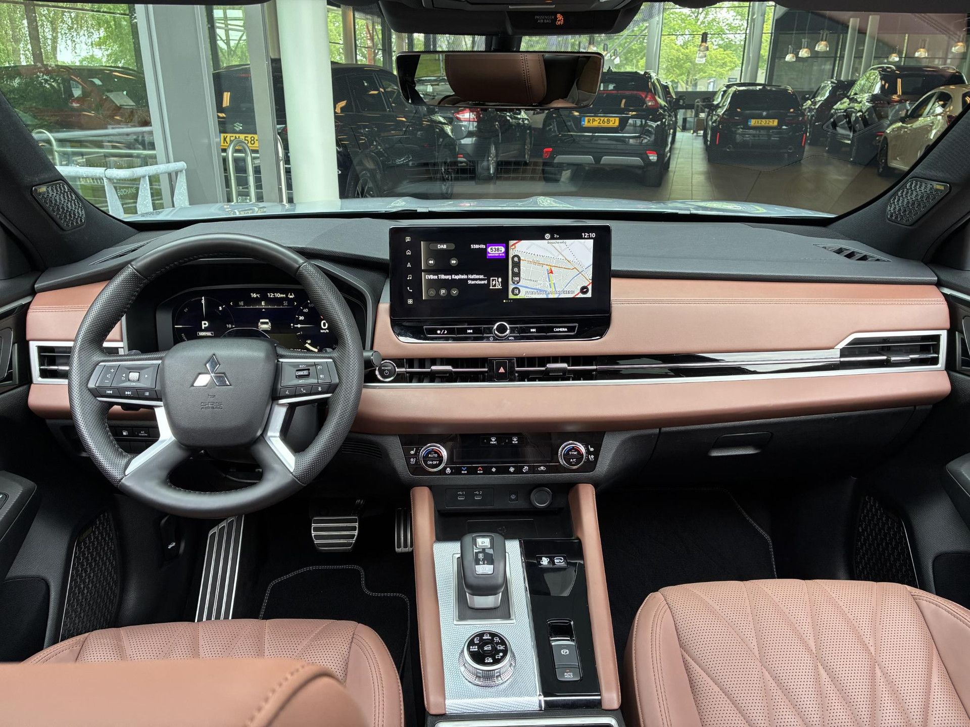 Mitsubishi Outlander met kenteken HNJ-21-D – interieur
