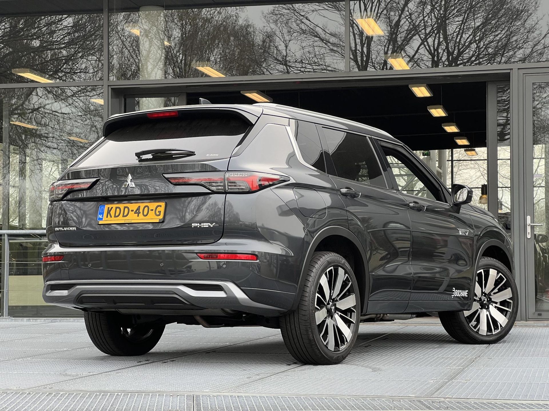 Mitsubishi Outlander met kenteken KDD-40-G – achteraanzicht