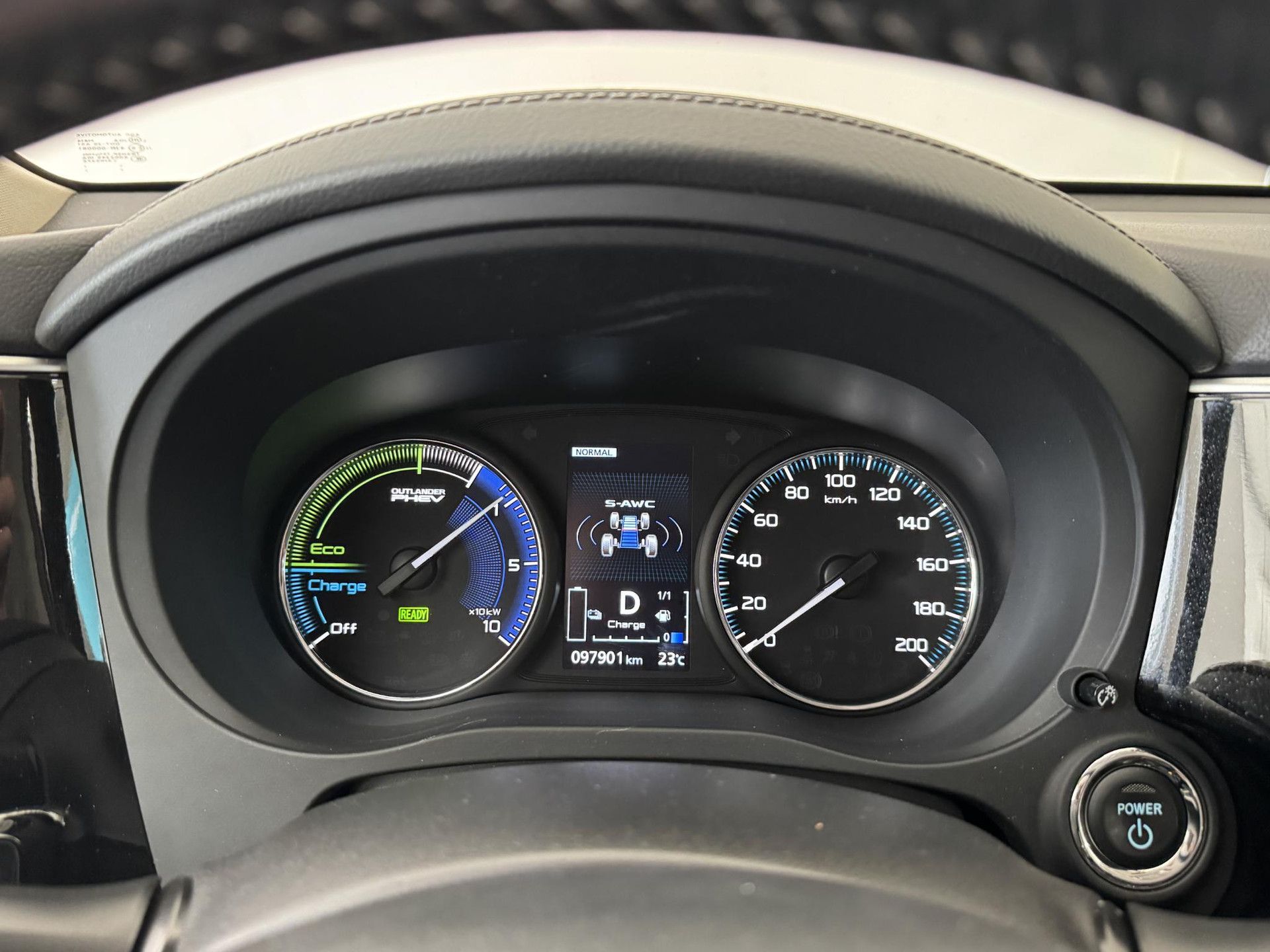 Mitsubishi Outlander met kenteken KKT-60-G – dashboard