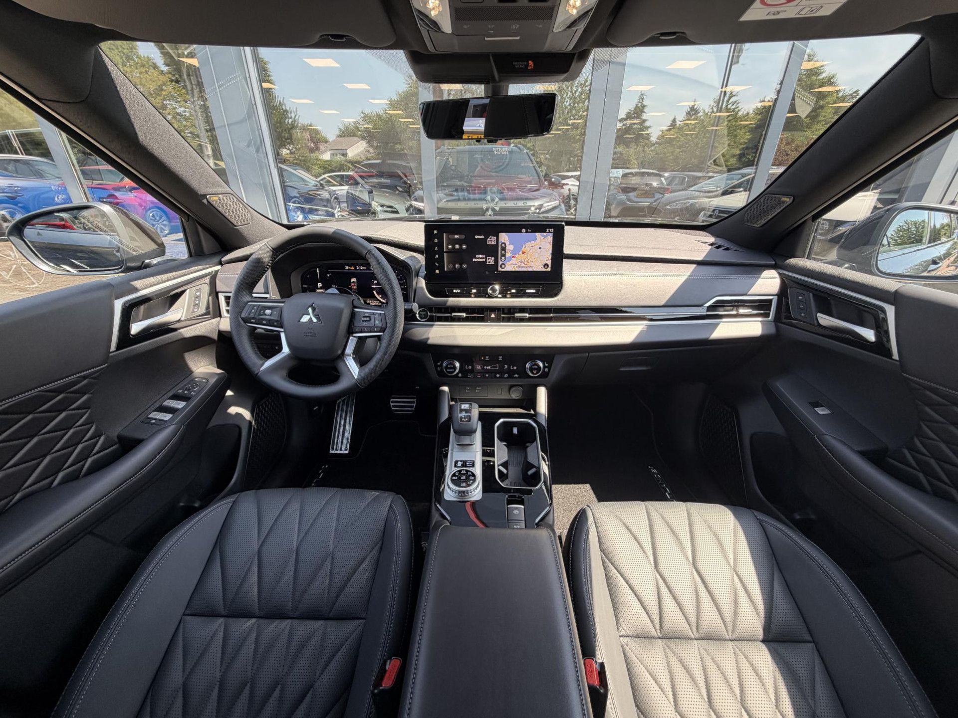 Mitsubishi Outlander met kenteken KNV-39-R – interieur