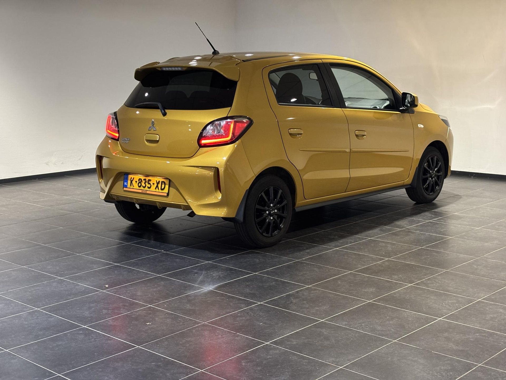 Mitsubishi SpaceStar met kenteken K-835-XD – achteraanzicht